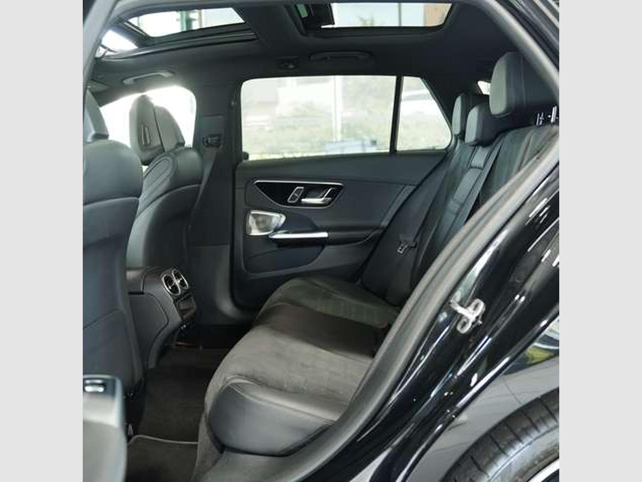 Mercedes C 300 d T AMG Line *2.H *19*Distr.*Digital*Pano (2024) - Photo 21