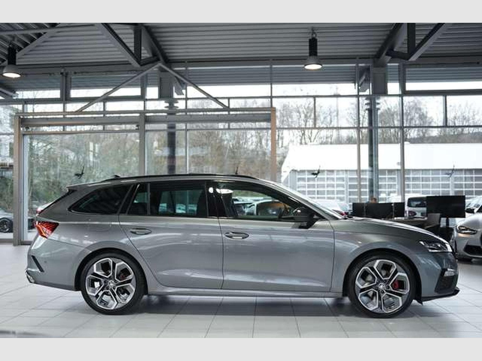 Skoda Octavia RS 4x4 *1.H *19 *Virtual*Pano*AHK*360° (2024) - Photo 6