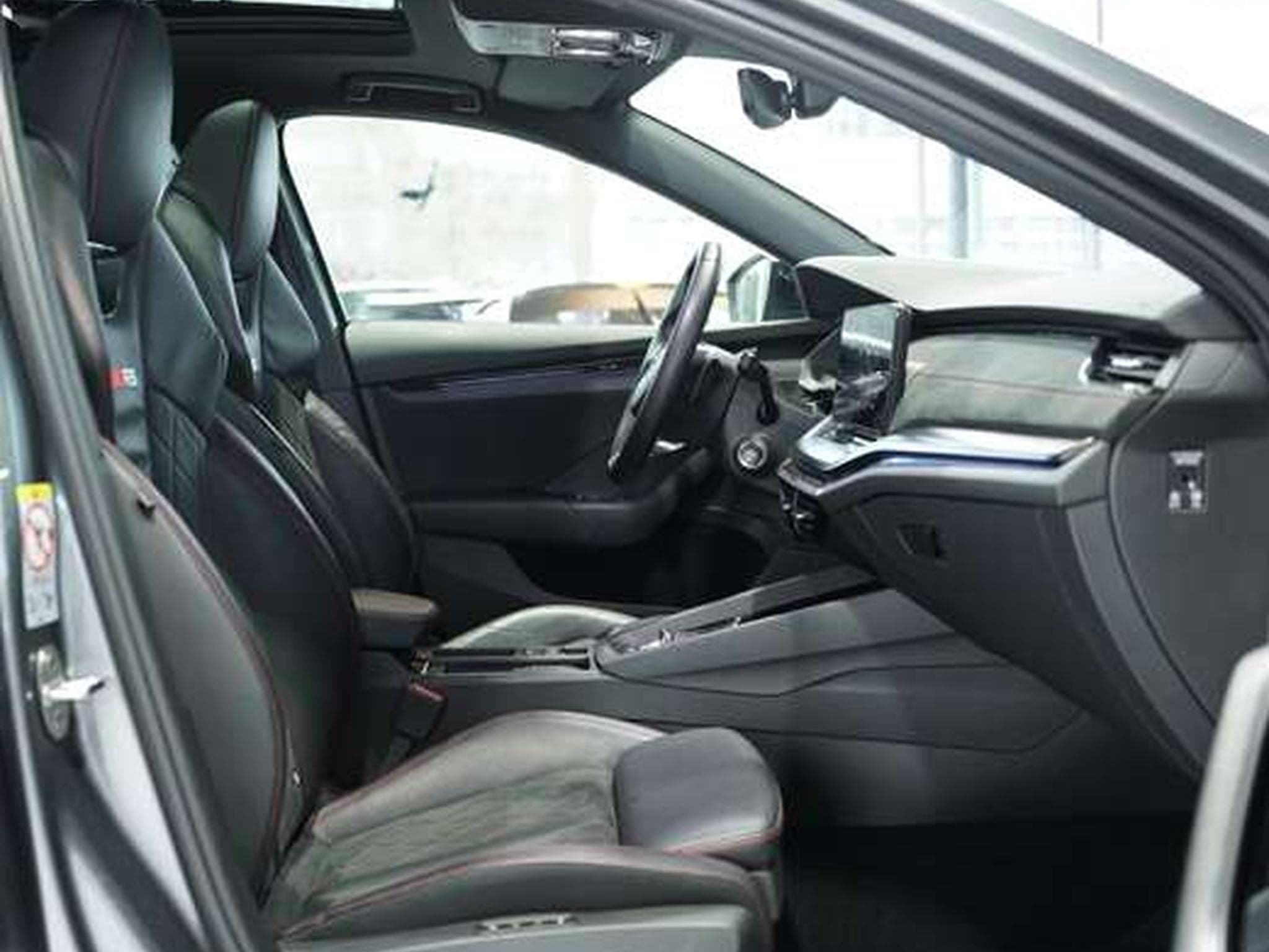 Skoda Octavia RS 4x4 *1.H *19 *Virtual*Pano*AHK*360° (2024) - Photo 16