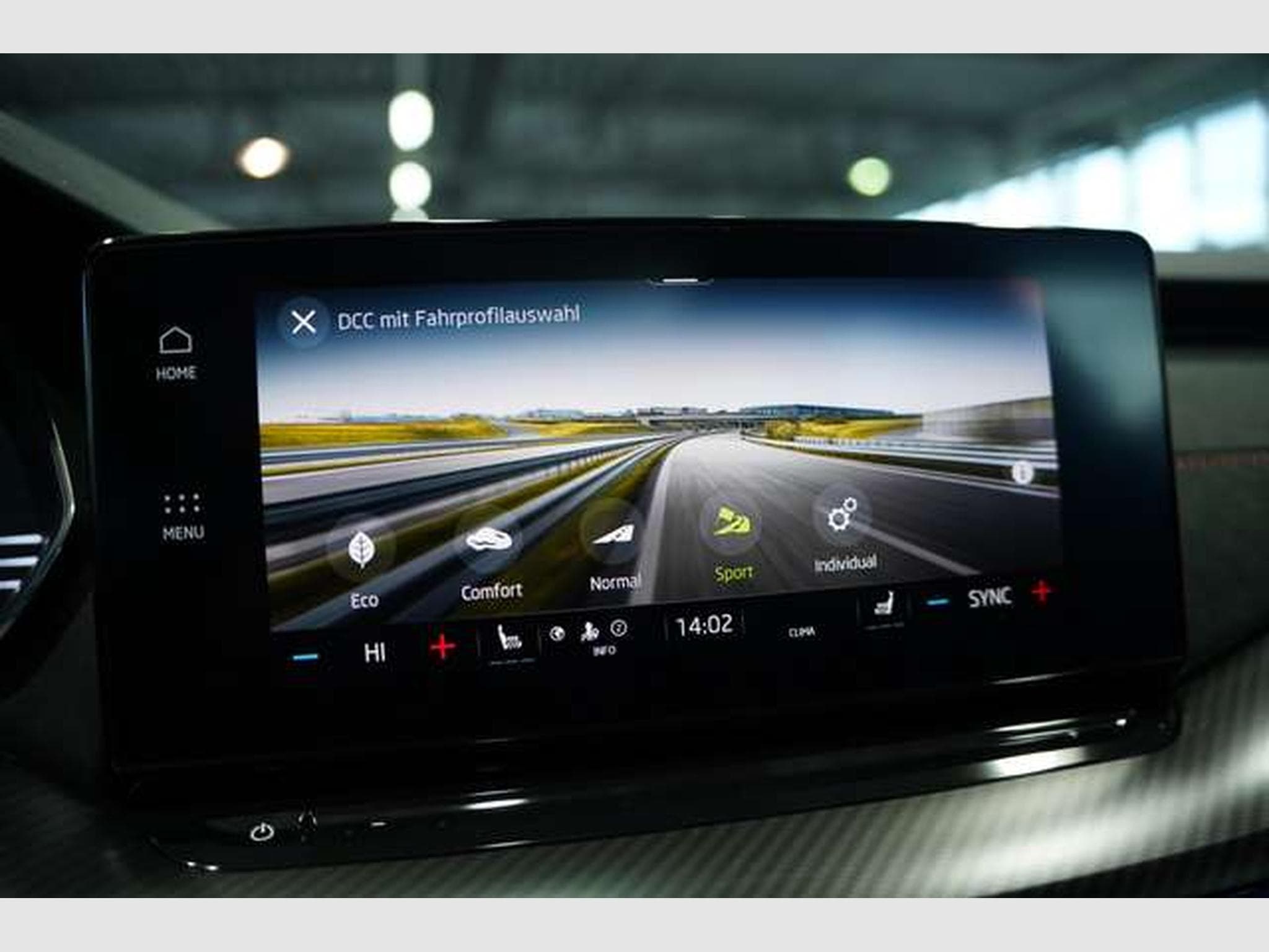 Skoda Octavia RS 4x4 *1.H *19 *Virtual*Pano*AHK*360° (2024) - Photo 36
