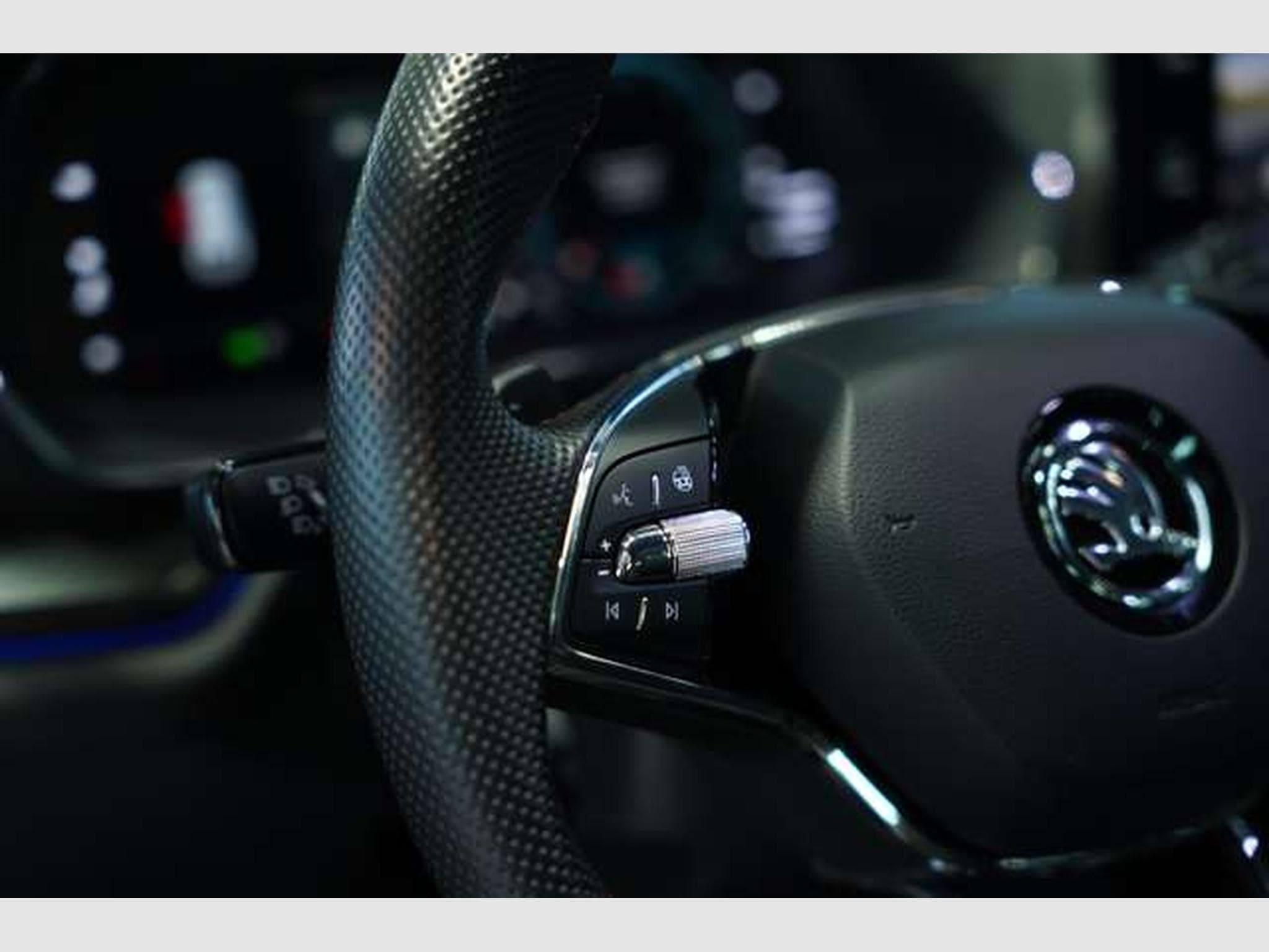 Skoda Octavia RS 4x4 *1.H *19 *Virtual*Pano*AHK*360° (2024) - Photo 41