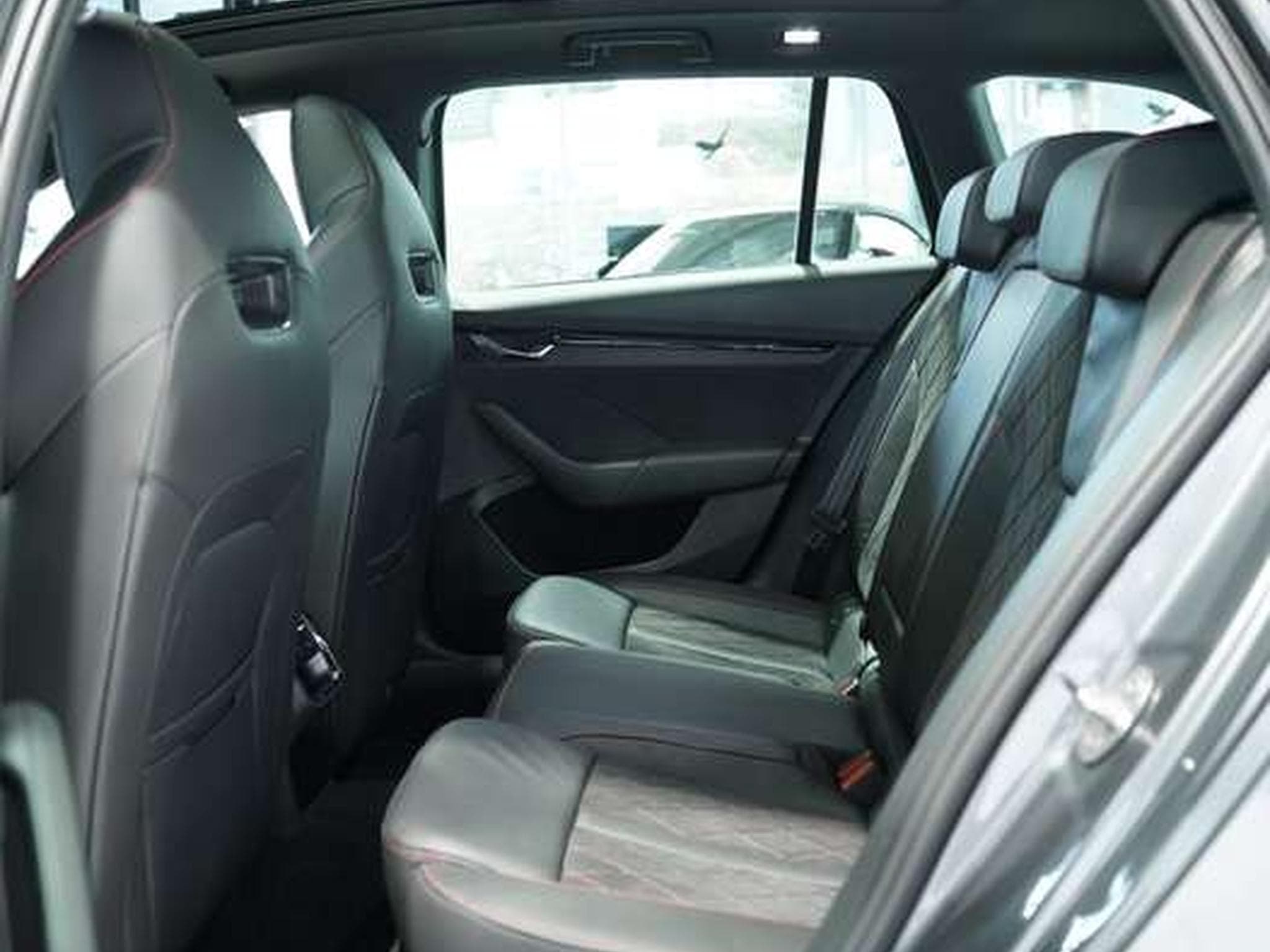 Skoda Octavia RS 4x4 *1.H *19 *Virtual*Pano*AHK*360° (2024) - Photo 44