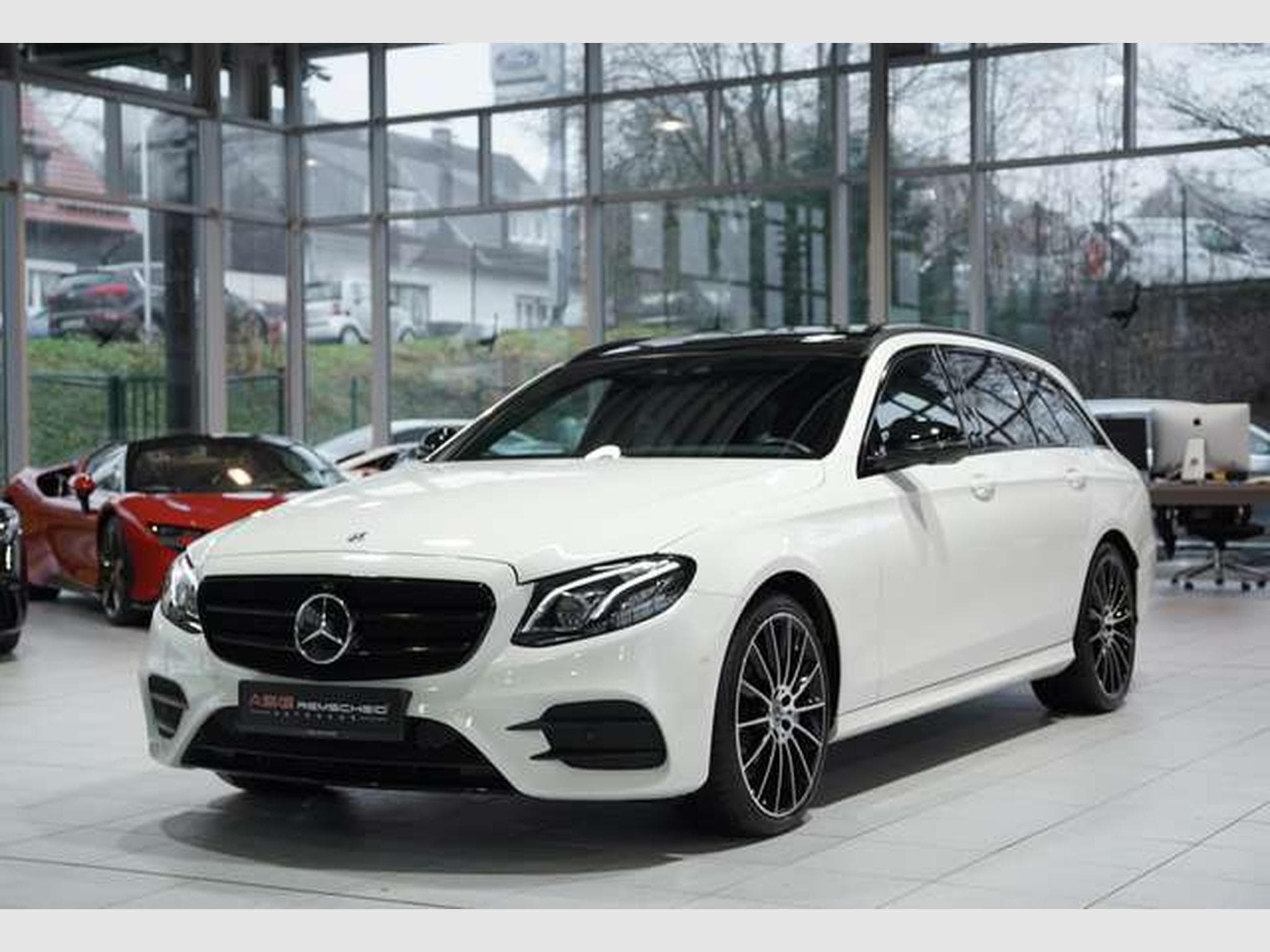Mercedes E 400 d T 4M AMG Line *2.H *Distr.*Pano*H-UP*AHK (2018) - Photo 5