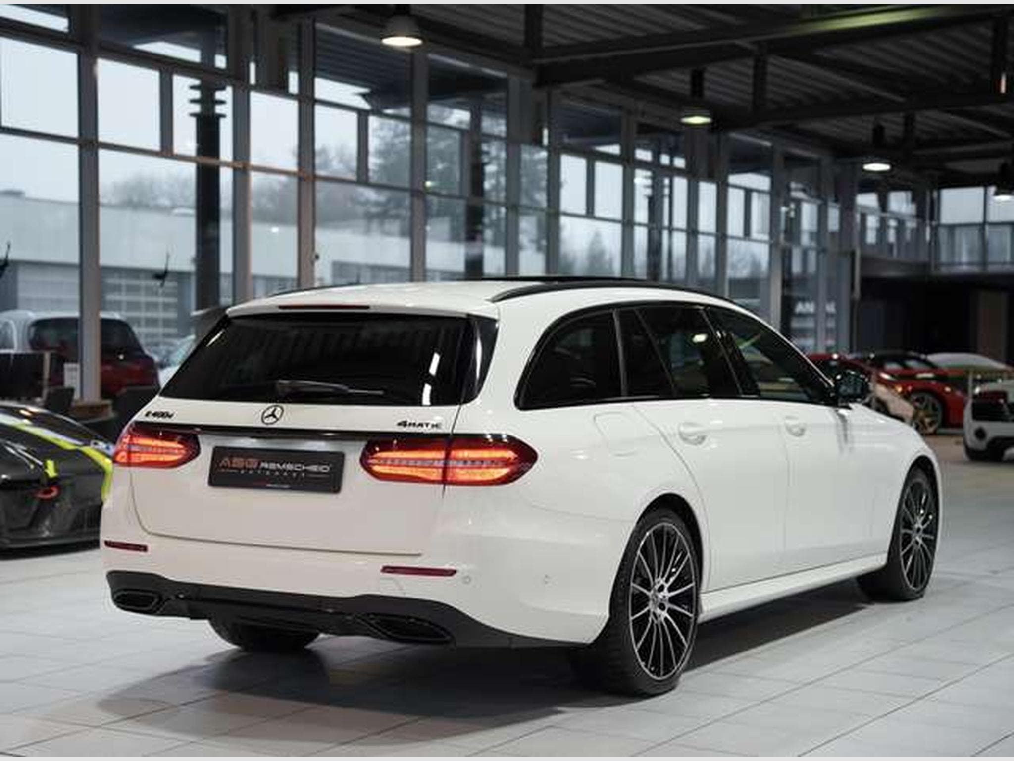 Mercedes E 400 d T 4M AMG Line *2.H *Distr.*Pano*H-UP*AHK (2018) - Photo 7