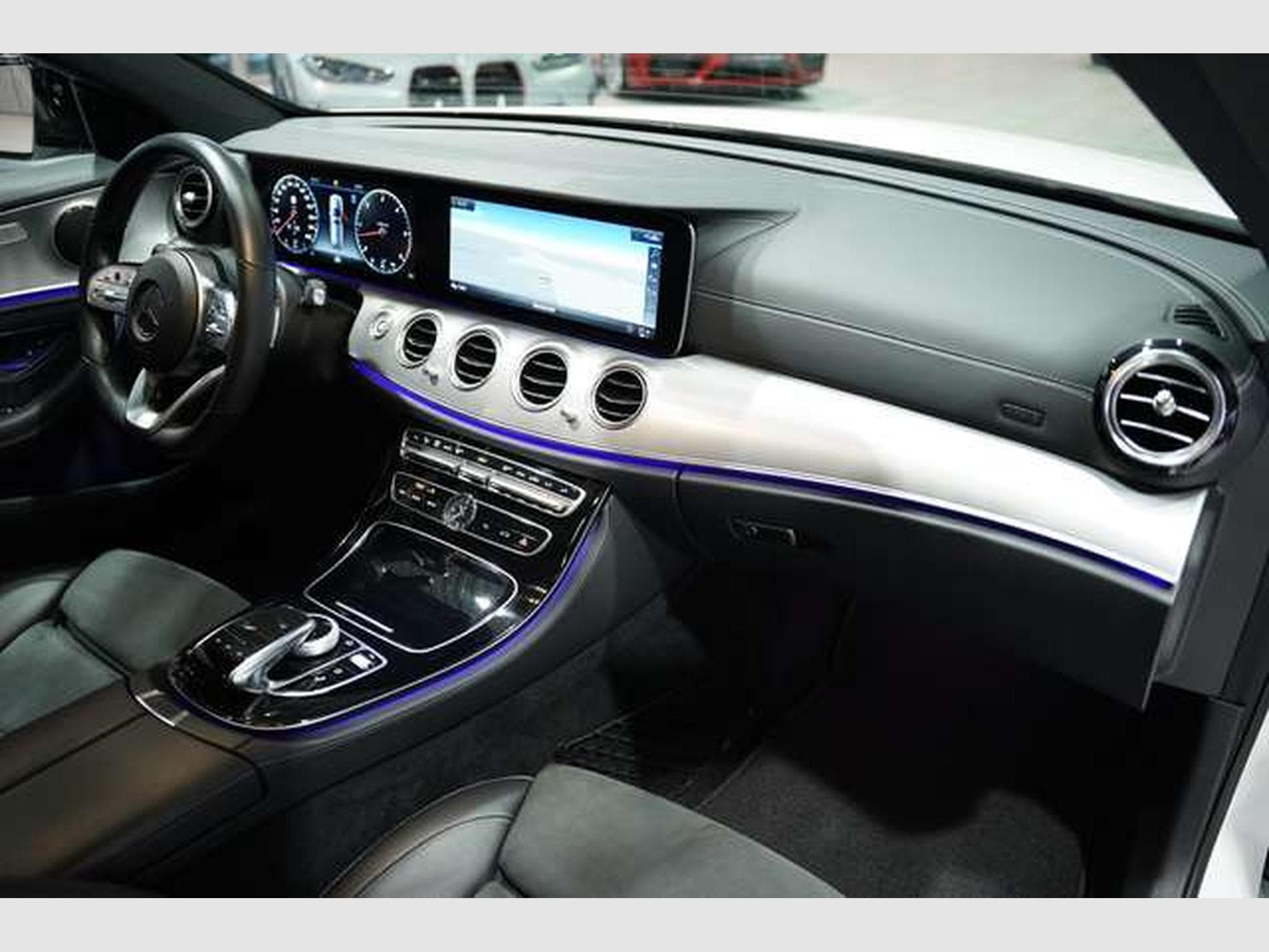 Mercedes E 400 d T 4M AMG Line *2.H *Distr.*Pano*H-UP*AHK (2018) - Photo 16
