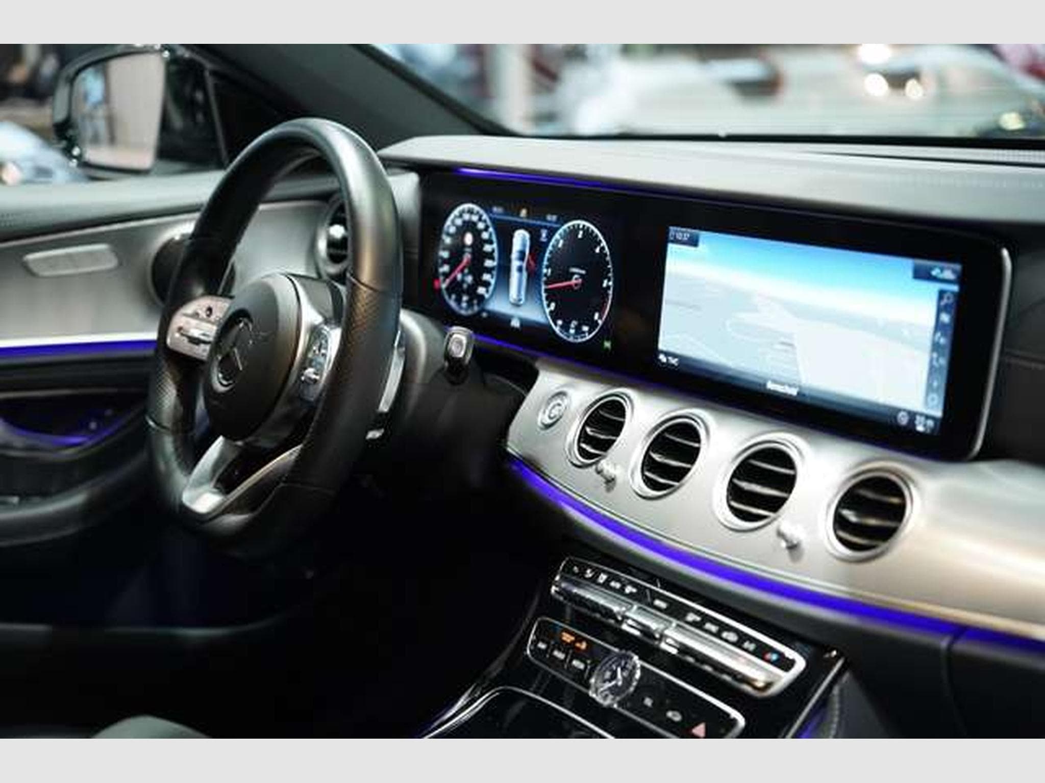 Mercedes E 400 d T 4M AMG Line *2.H *Distr.*Pano*H-UP*AHK (2018) - Photo 17