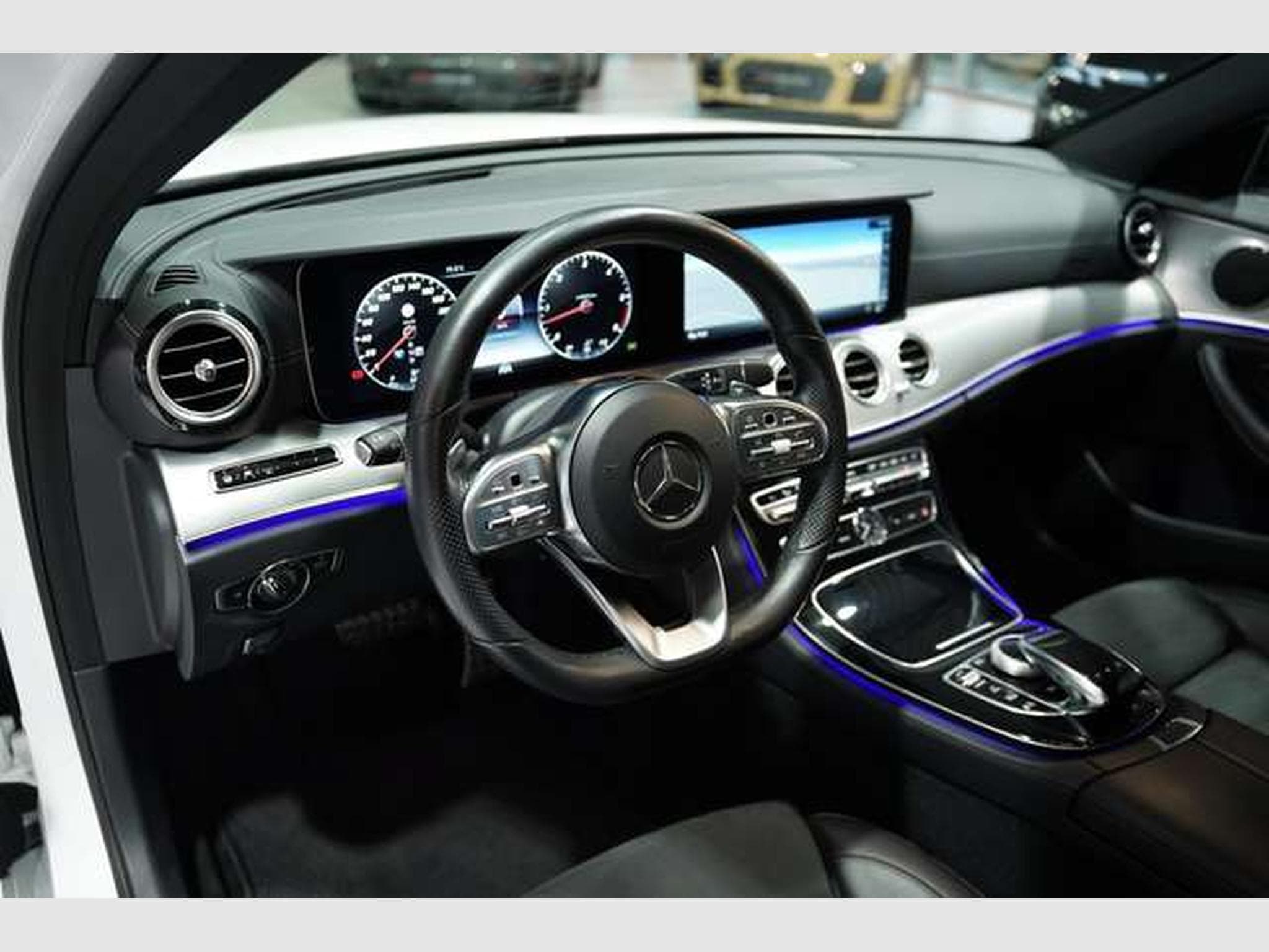 Mercedes E 400 d T 4M AMG Line *2.H *Distr.*Pano*H-UP*AHK (2018) - Photo 23