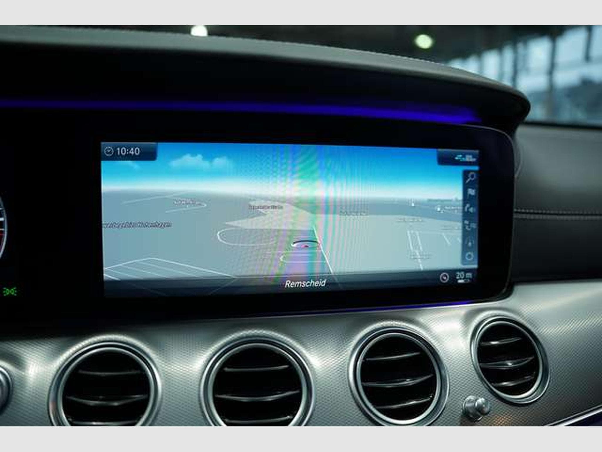 Mercedes E 400 d T 4M AMG Line *2.H *Distr.*Pano*H-UP*AHK (2018) - Photo 32