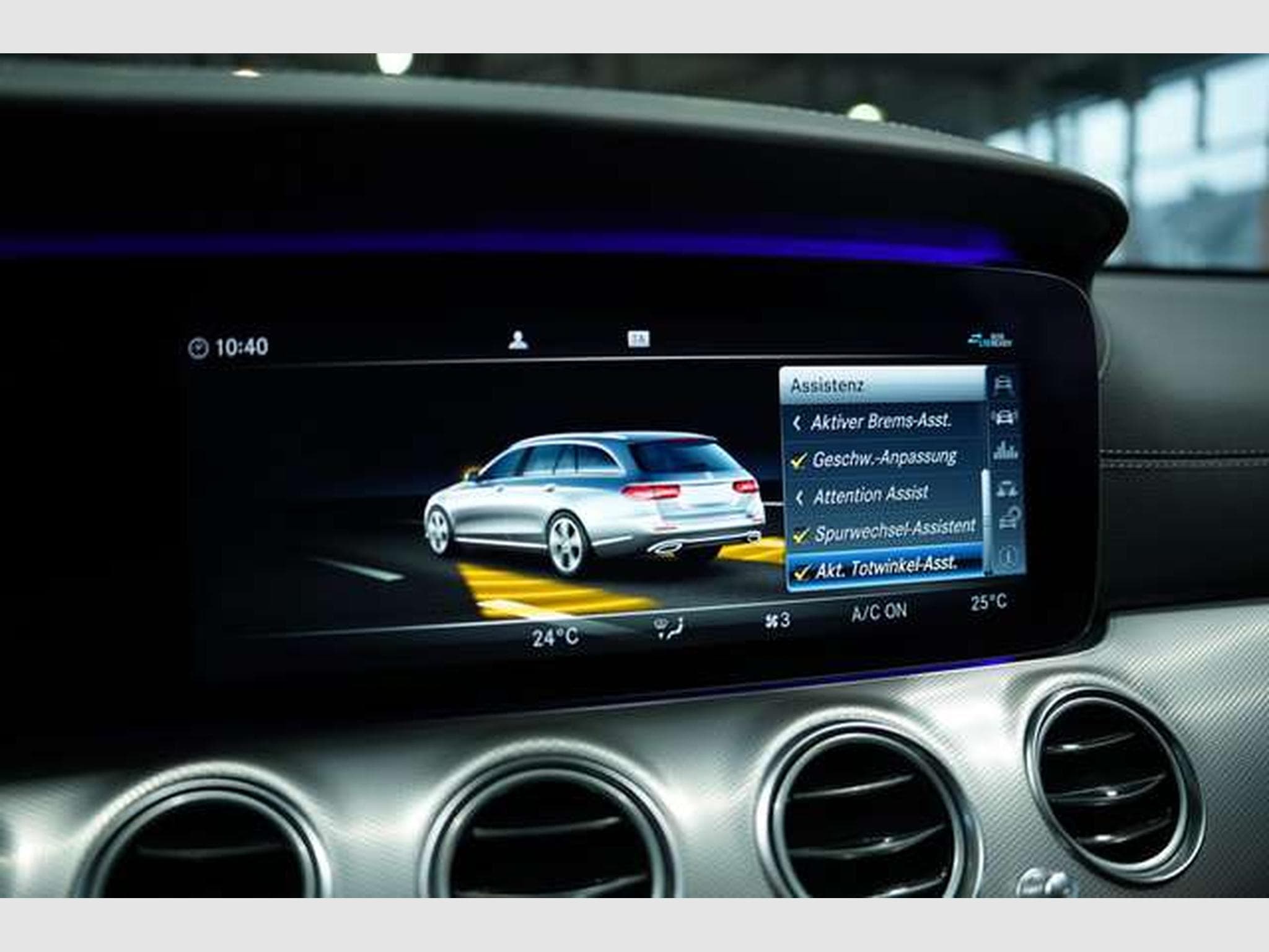 Mercedes E 400 d T 4M AMG Line *2.H *Distr.*Pano*H-UP*AHK (2018) - Photo 37