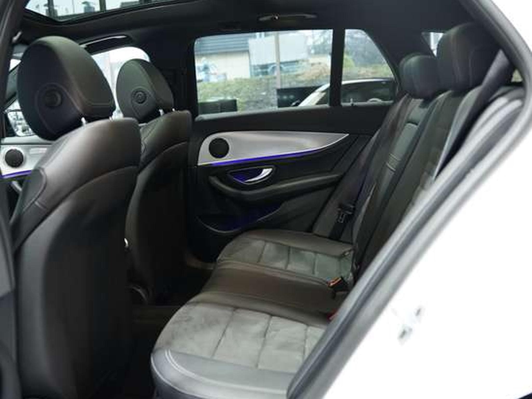 Mercedes E 400 d T 4M AMG Line *2.H *Distr.*Pano*H-UP*AHK (2018) - Photo 41