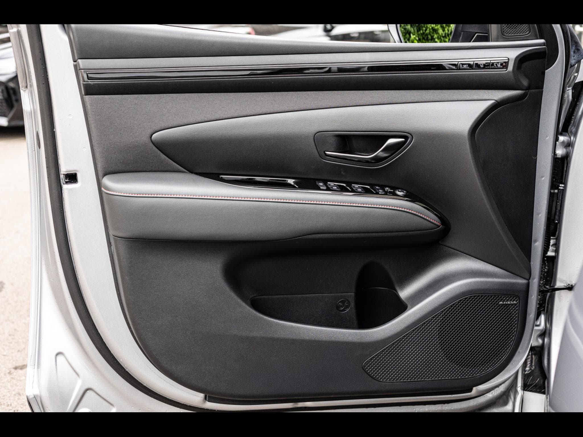 Hyundai Tucson 1.6 T-GDI PLUG-IN-HYBRID 265 4WD SHINE N-LINE SENSATION (2024) - Photo 9