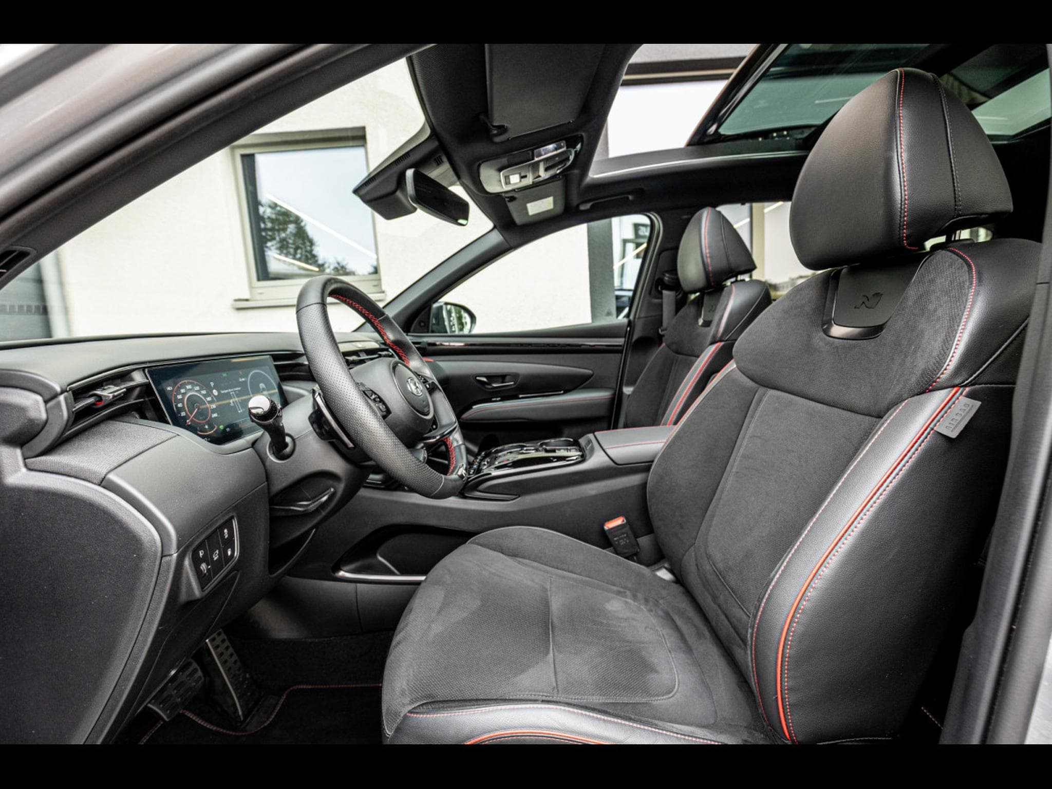 Hyundai Tucson 1.6 T-GDI PLUG-IN-HYBRID 265 4WD SHINE N-LINE SENSATION (2024) - Photo 11