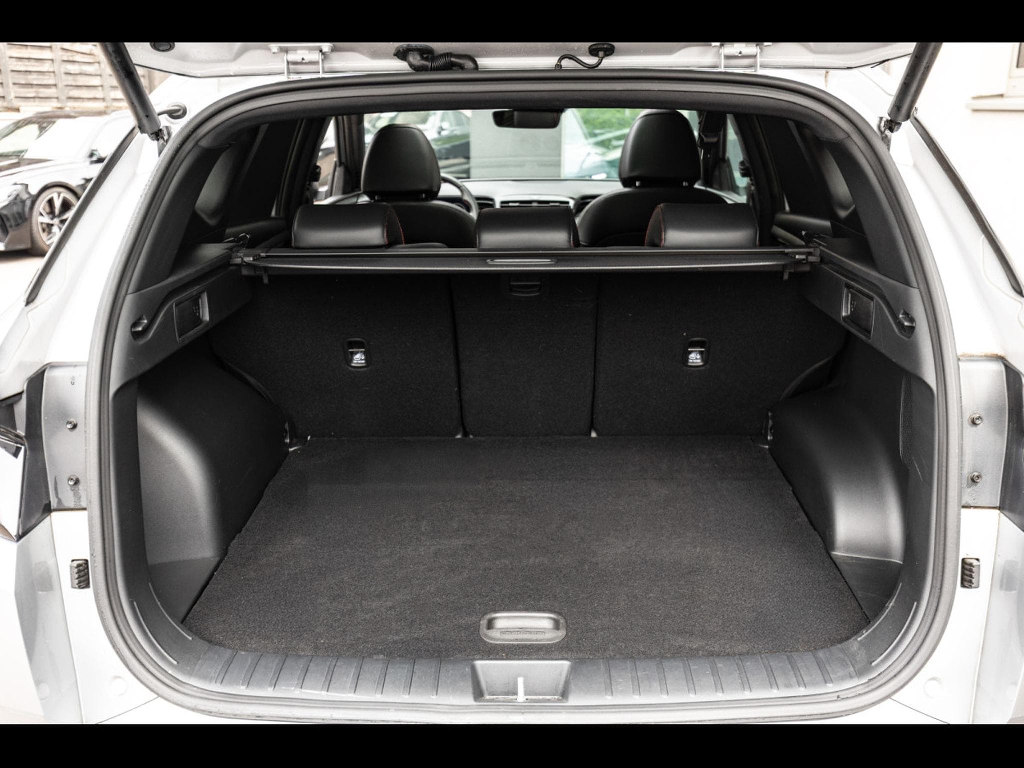 Hyundai Tucson 1.6 T-GDI PLUG-IN-HYBRID 265 4WD SHINE N-LINE SENSATION (2024) - Photo 16