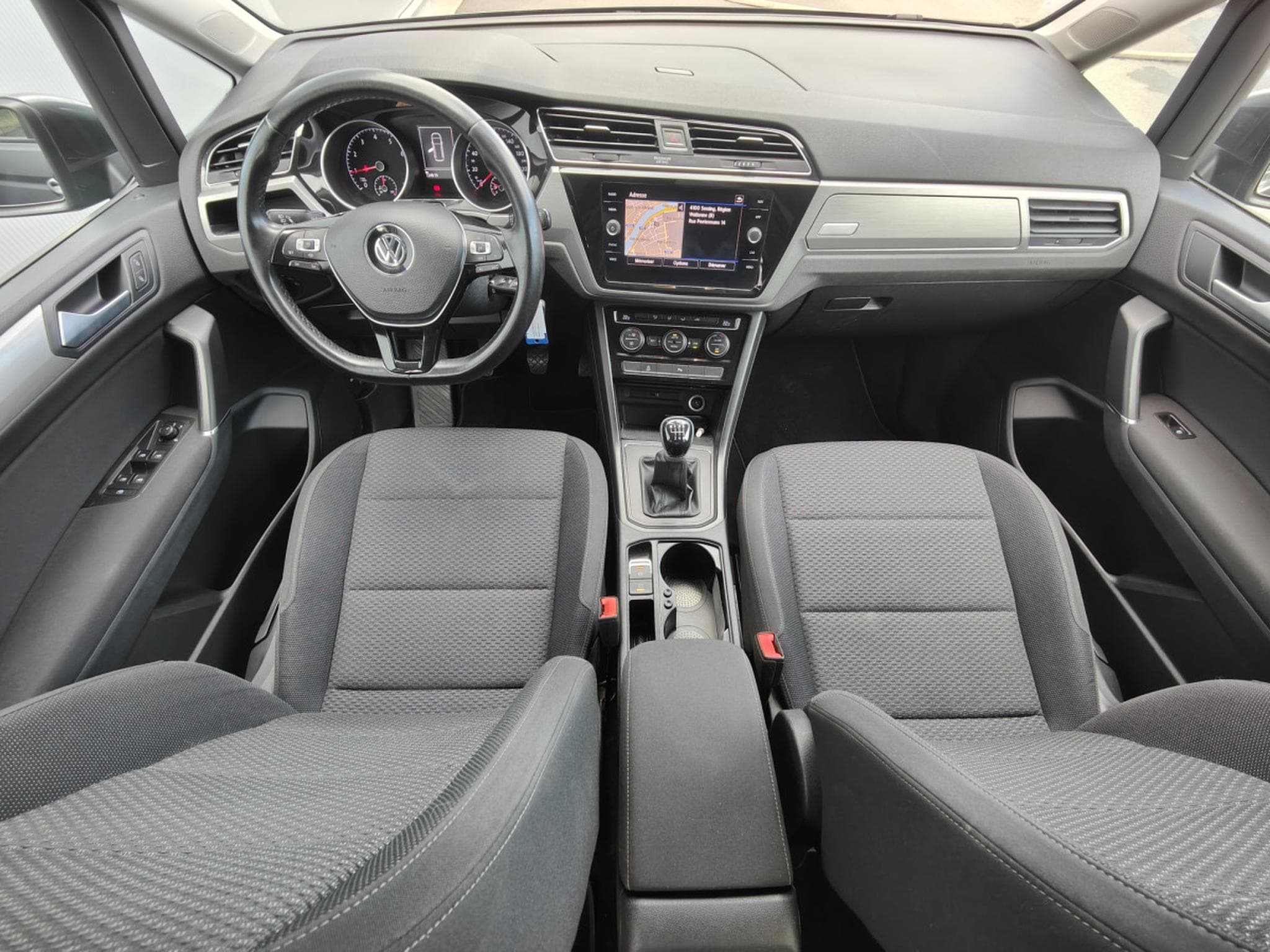 VW Touran 1.5 TSI 7 PLACES GPS BLUETOOTH APS AV/ARR PHARES LED (2019) - Photo 10