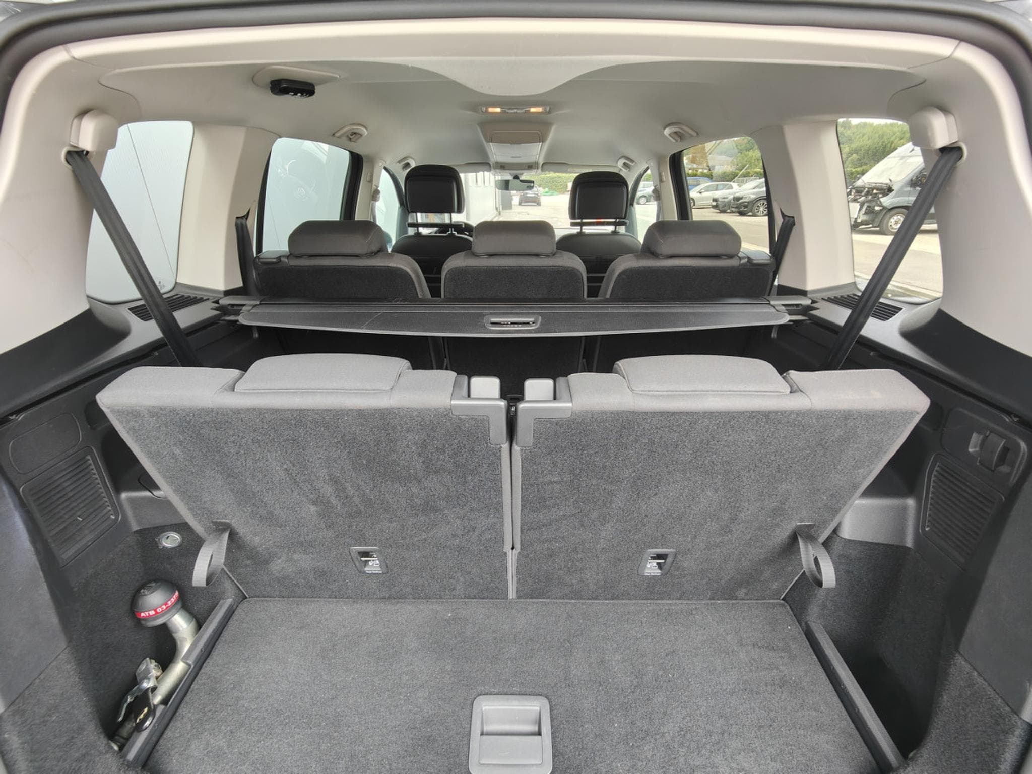 VW Touran 1.5 TSI 7 PLACES GPS BLUETOOTH APS AV/ARR PHARES LED (2019) - Photo 9