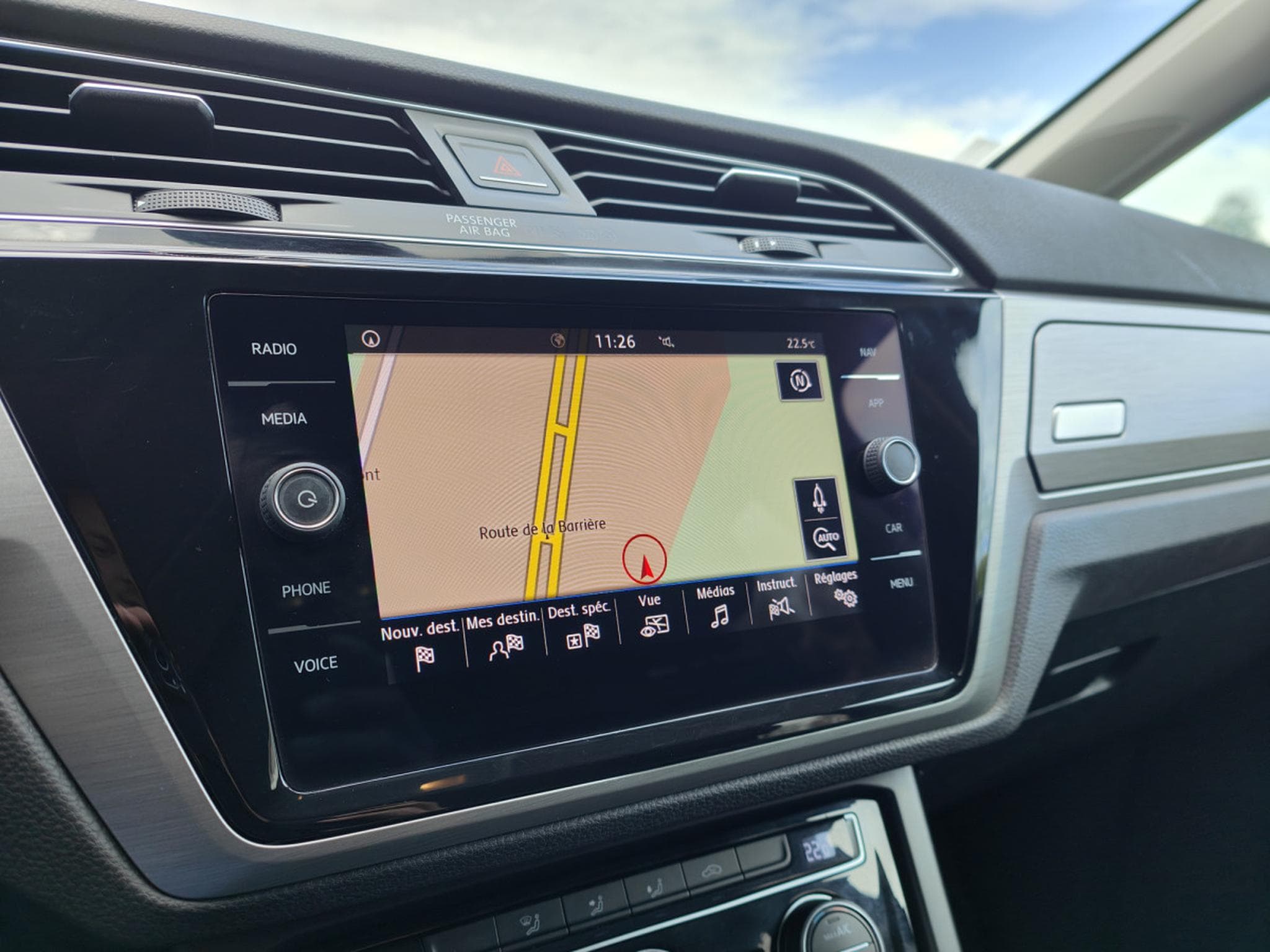 VW Touran 1.5 TSI 7 PLACES GPS BLUETOOTH APS AV/ARR PHARES LED (2019) - Photo 13