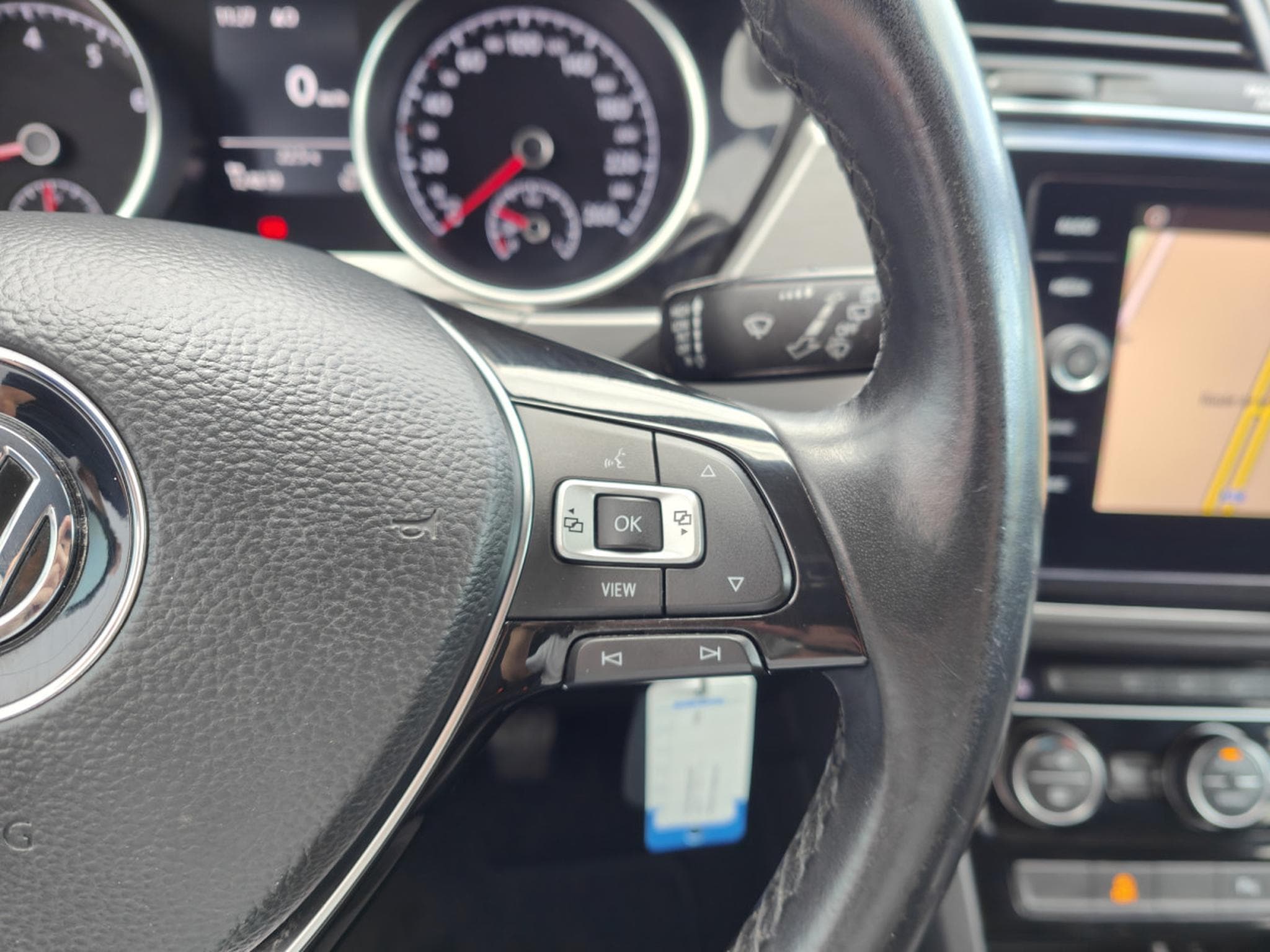 VW Touran 1.5 TSI 7 PLACES GPS BLUETOOTH APS AV/ARR PHARES LED (2019) - Photo 18