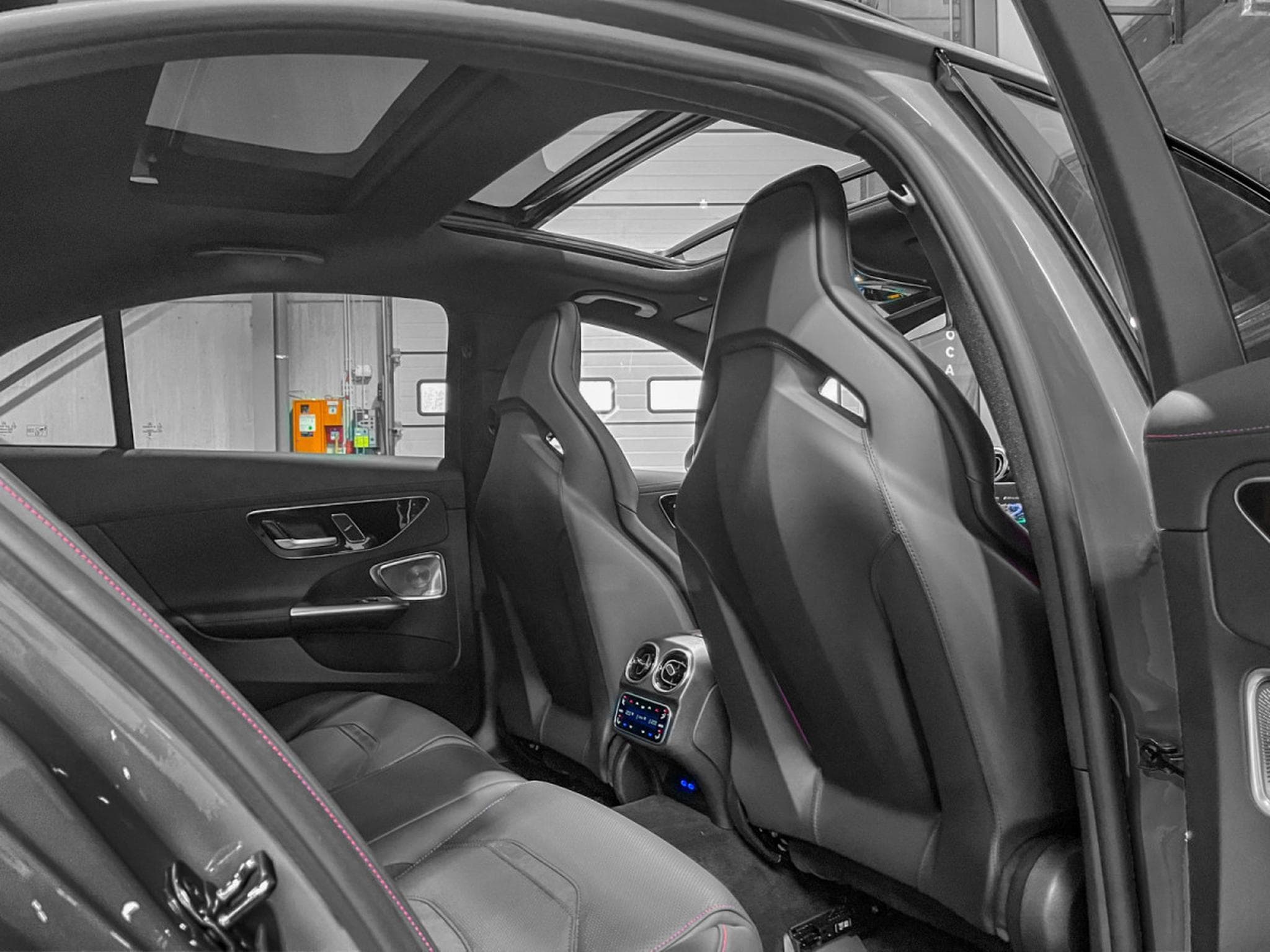 Mercedes C 63 AMG C 63 S AMG 4Matic+ F1 Edition/Distro+Pano+HuD+Memory+CARBON+ (2024) - Photo 14