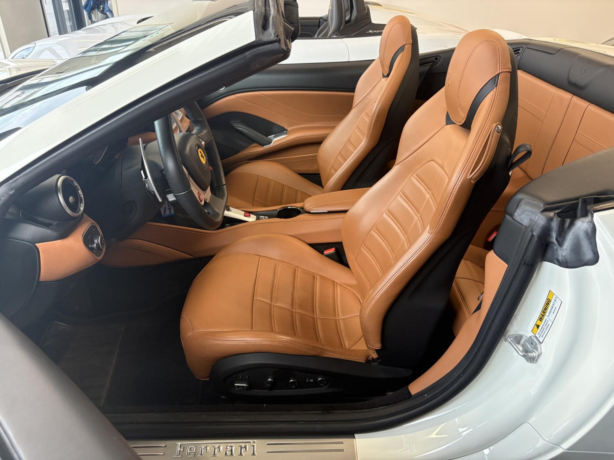 Ferrari California California T / 3.9 V8 / 4-Sitzer / (2015) - Foto 25