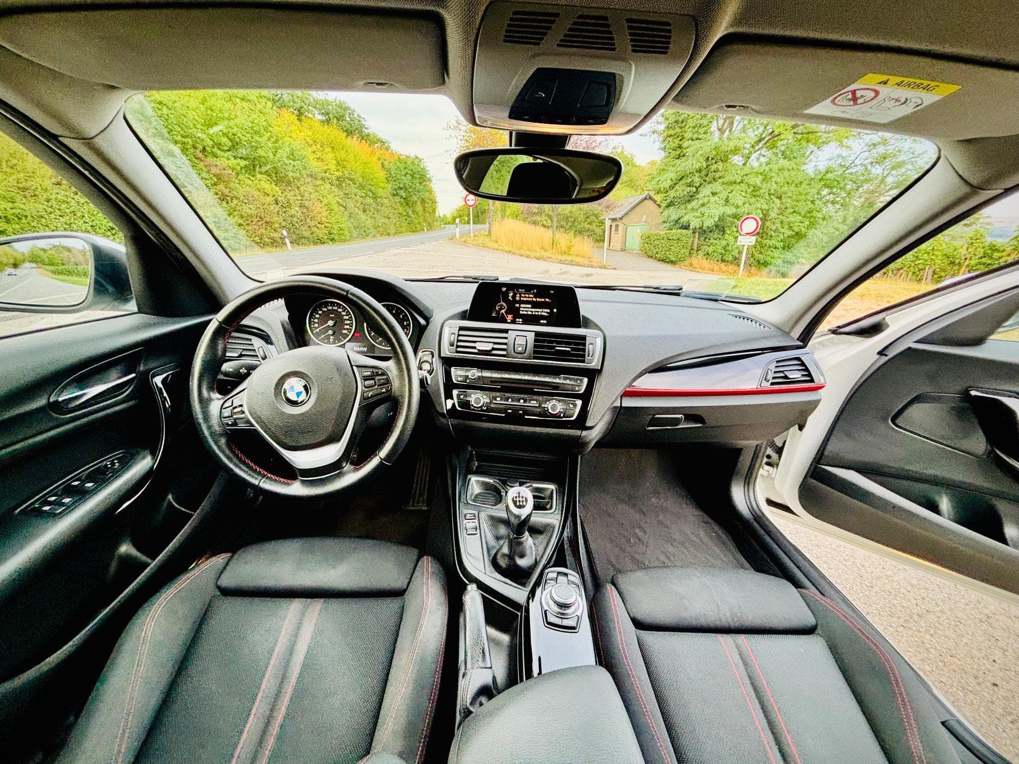 BMW 118 118i Sport Line (2015) - Photo 3