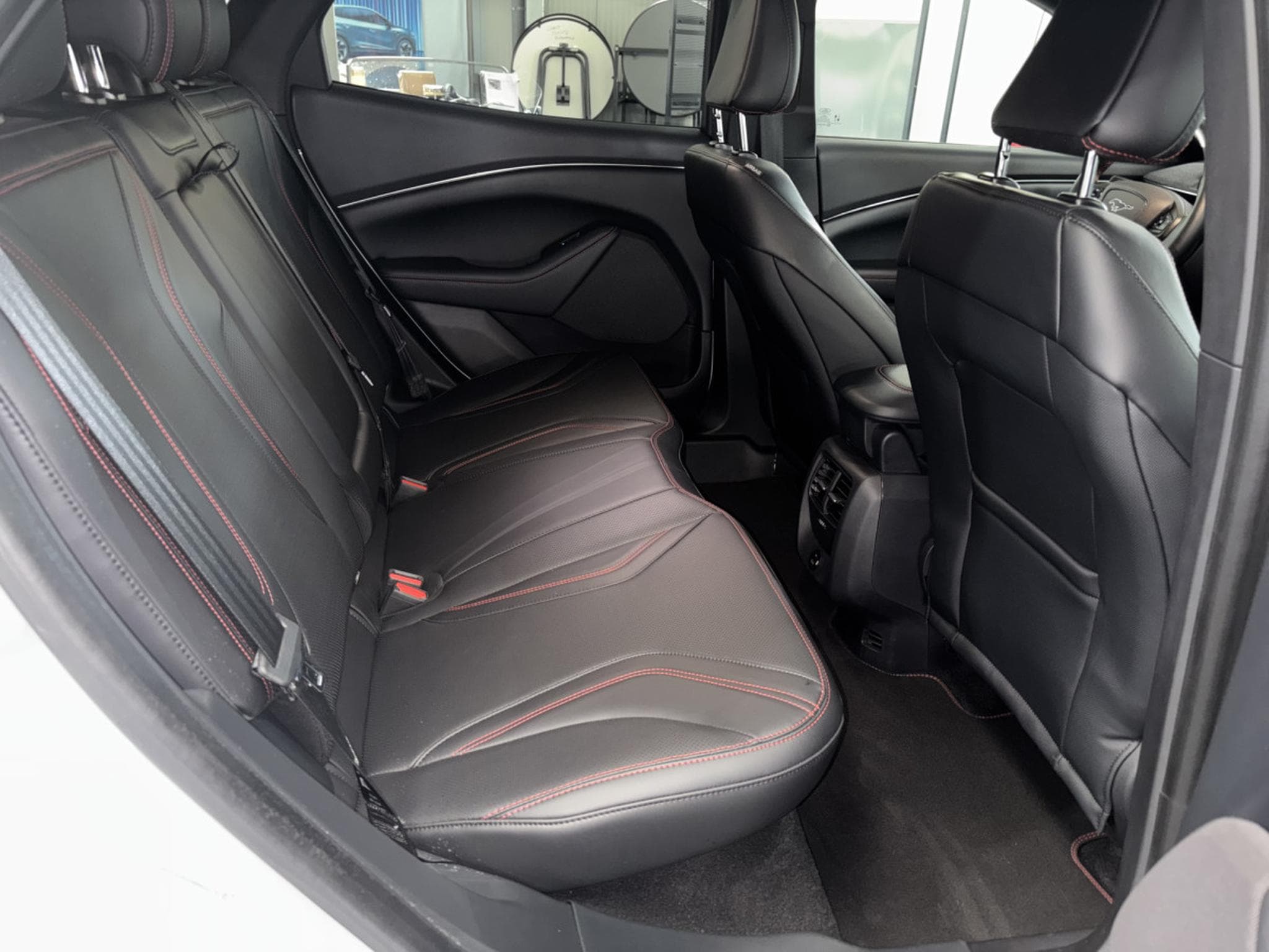 Ford Mustang Mach-E AWD EXtended Range 99 kWh (2022) - Photo 12