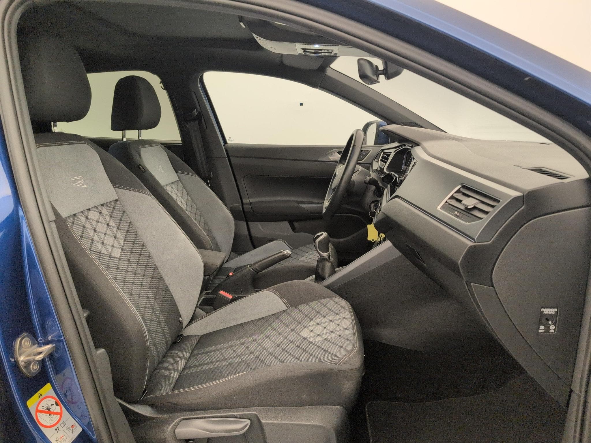 VW Taigo 1.0 TSI 116 BVM6 R-LINE (2025) - Foto 9