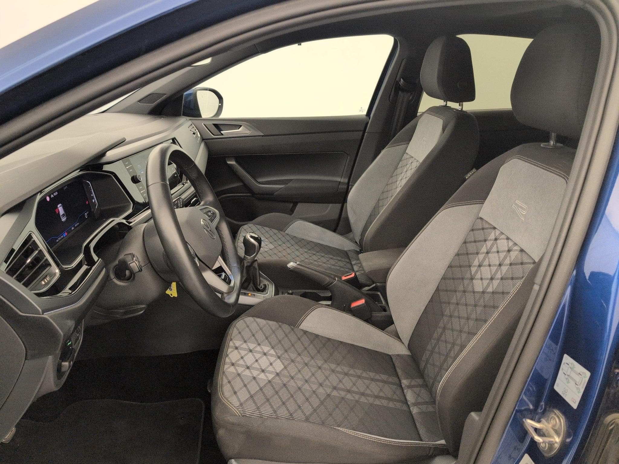 VW Taigo 1.0 TSI 116 BVM6 R-LINE (2025) - Foto 16