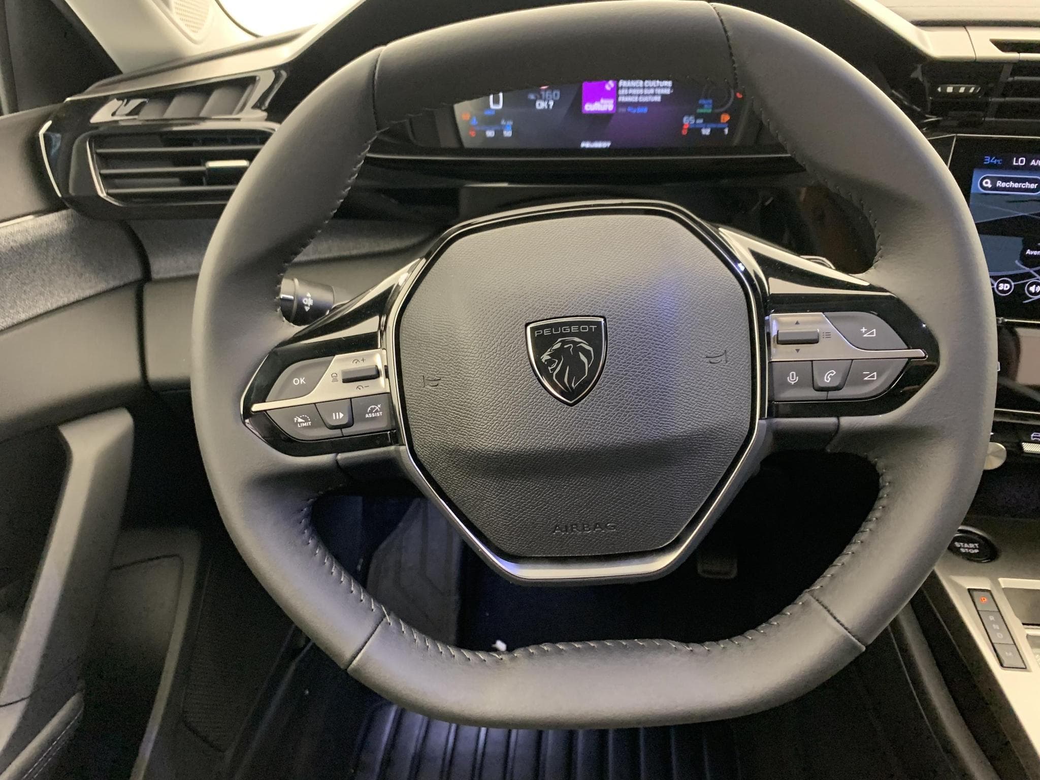 Peugeot 308 HYBRID 145 E-DCS6 ALLURE (2026) - Foto 12