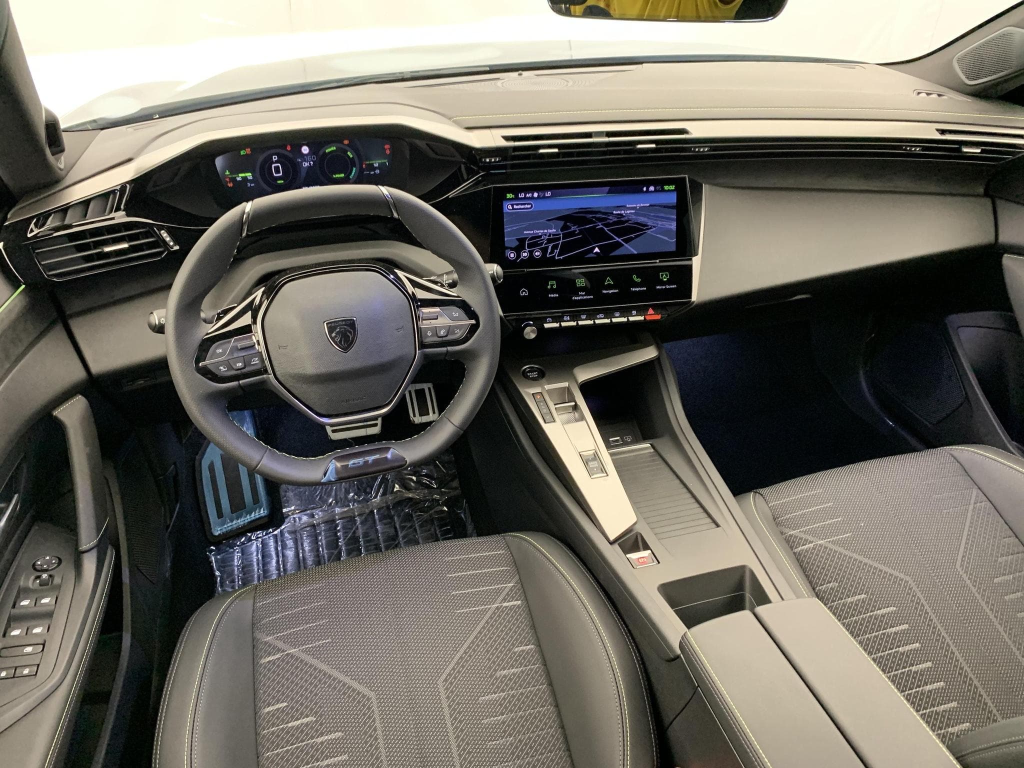 Peugeot 308 Hybrid 145 e-DCS6 GT (2026) - Foto 11
