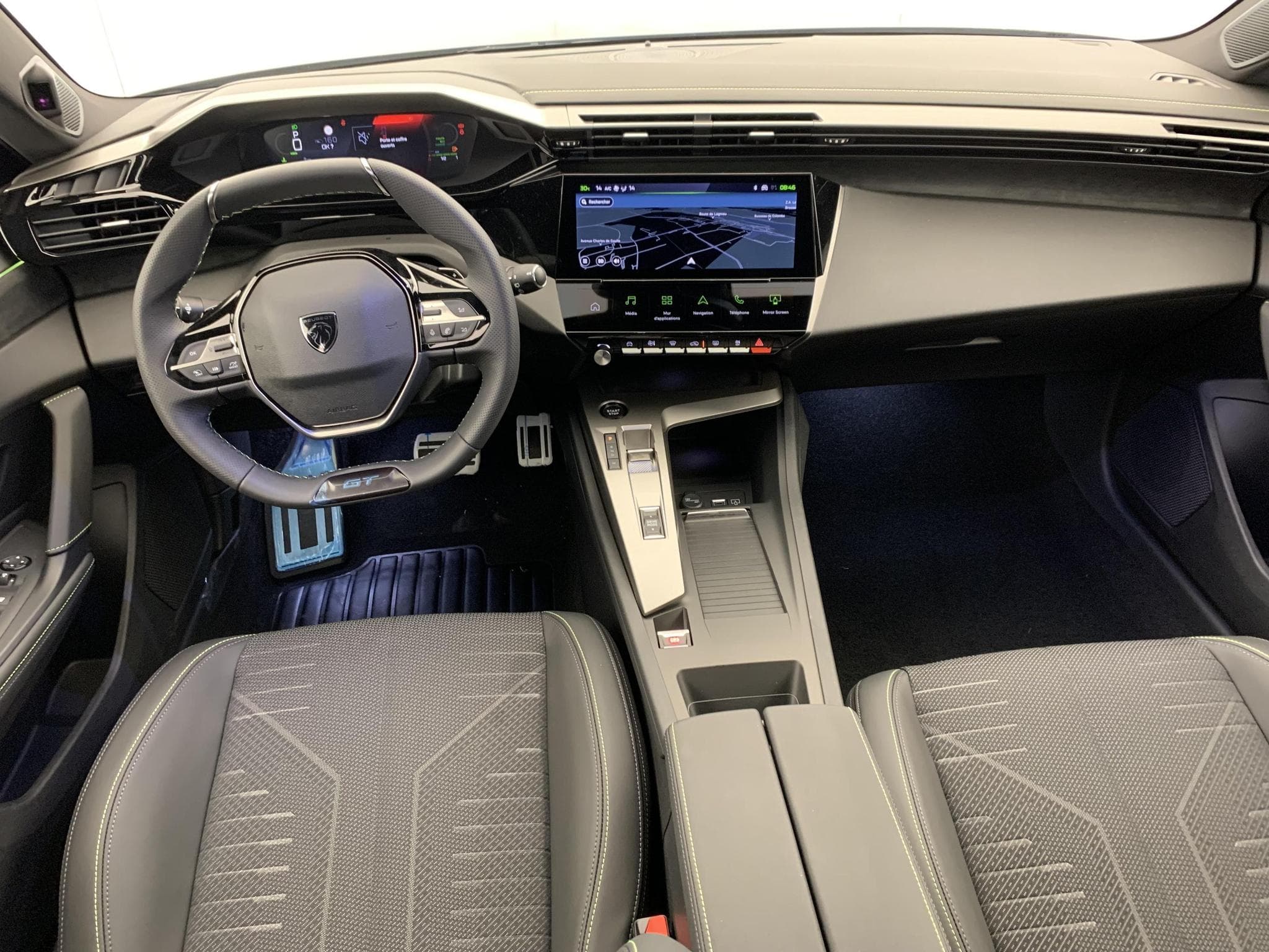 Peugeot 308 Hybrid 145 e-DCS6 GT (2026) - Foto 10