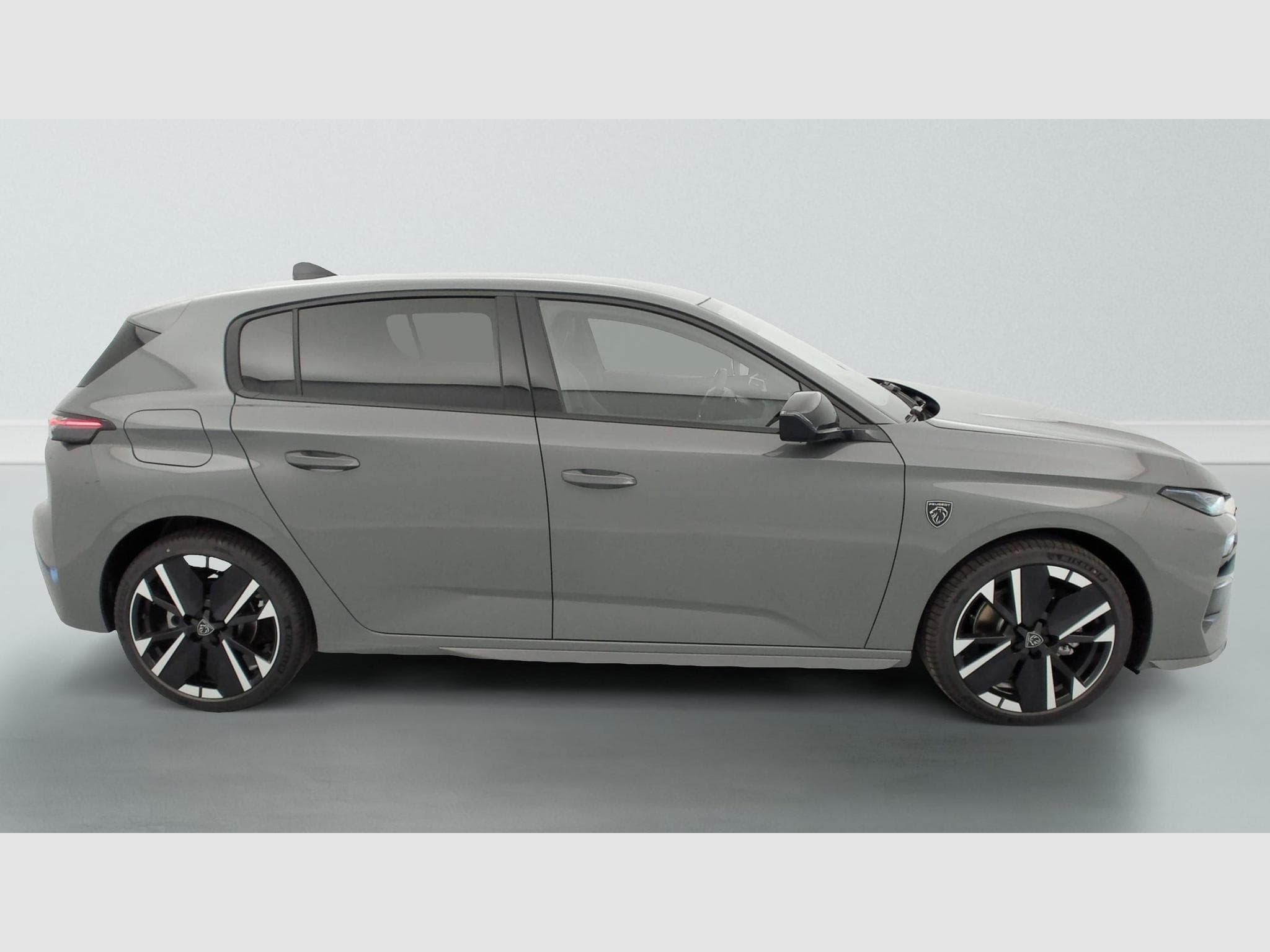 Peugeot 308 Hybrid 145 e-DCS6 GT (2026) - Foto 5