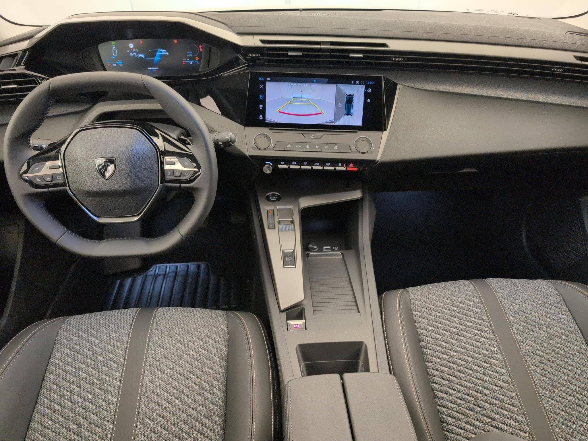 Peugeot 308 HYBRID 145 E-DCS6 ALLURE (2026) - Foto 13