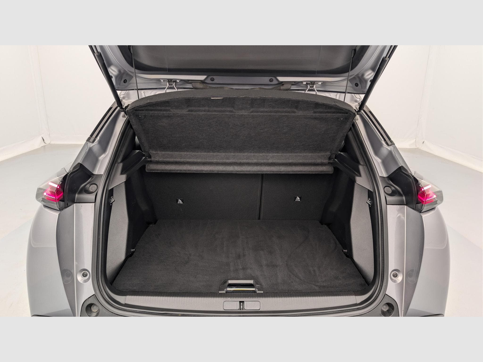 Peugeot 2008 50 kWh 136 ch Allure (2025) - Foto 11