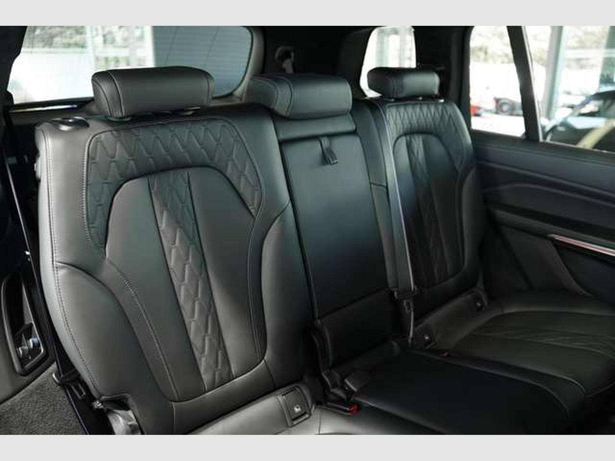 BMW X7 xD 40 d M Sport Pro 2H. *22*SkyLounge*Schale (2025) - Photo 25