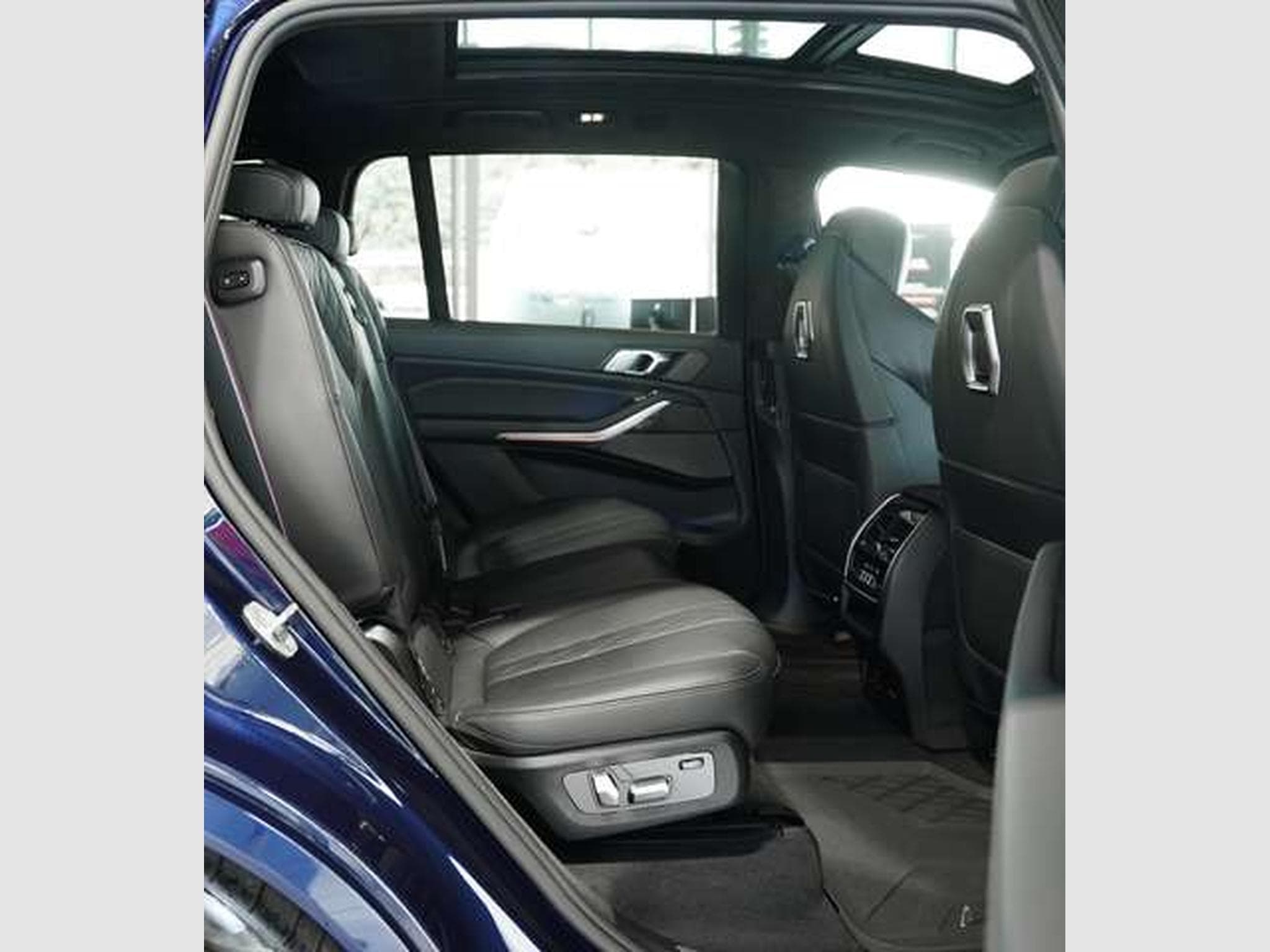 BMW X7 xD 40 d M Sport Pro 2H. *22*SkyLounge*Schale (2025) - Photo 24