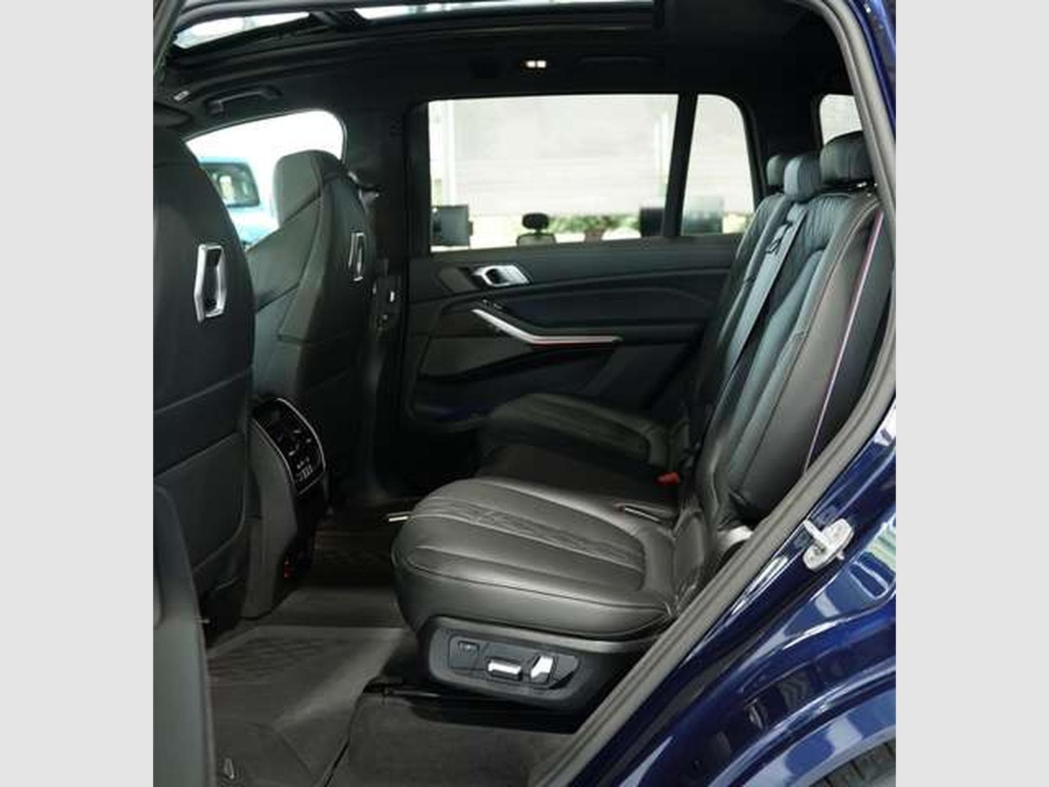 BMW X7 xD 40 d M Sport Pro 2H. *22*SkyLounge*Schale (2025) - Photo 28