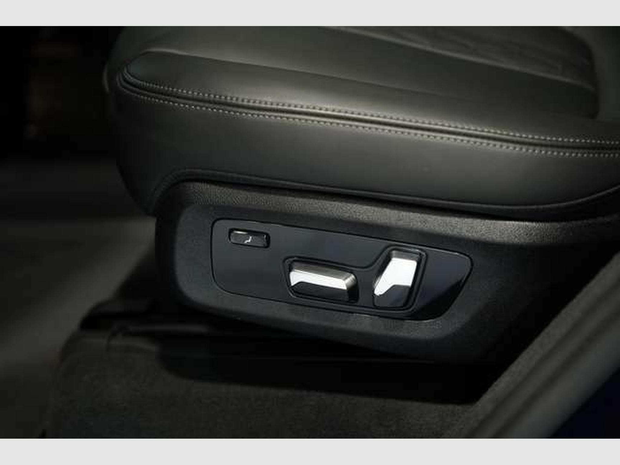 BMW X7 xD 40 d M Sport Pro 2H. *22*SkyLounge*Schale (2025) - Photo 29