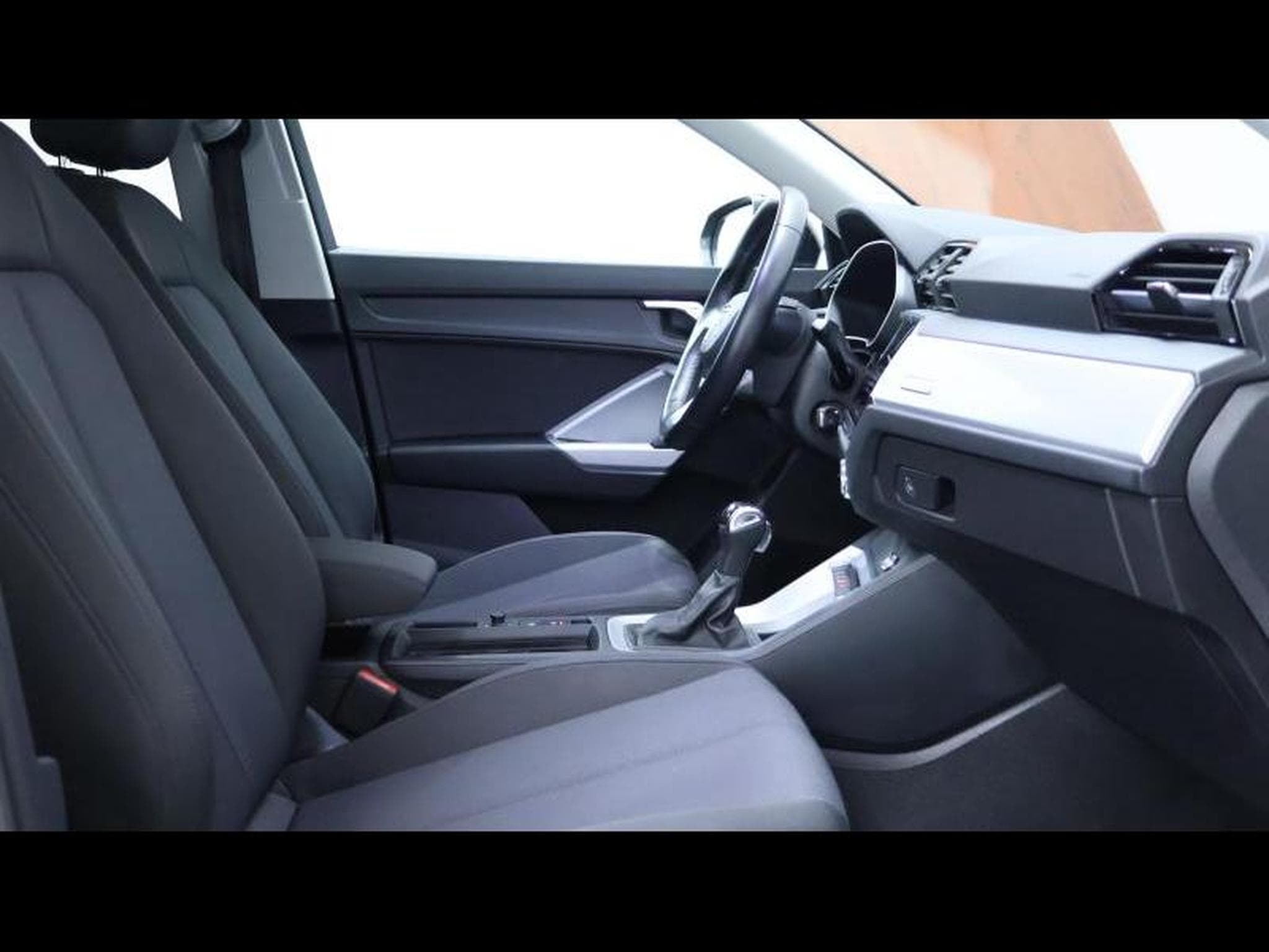 Audi Q3 35 TFSI 150 S-Tronic (2022) - Photo 11