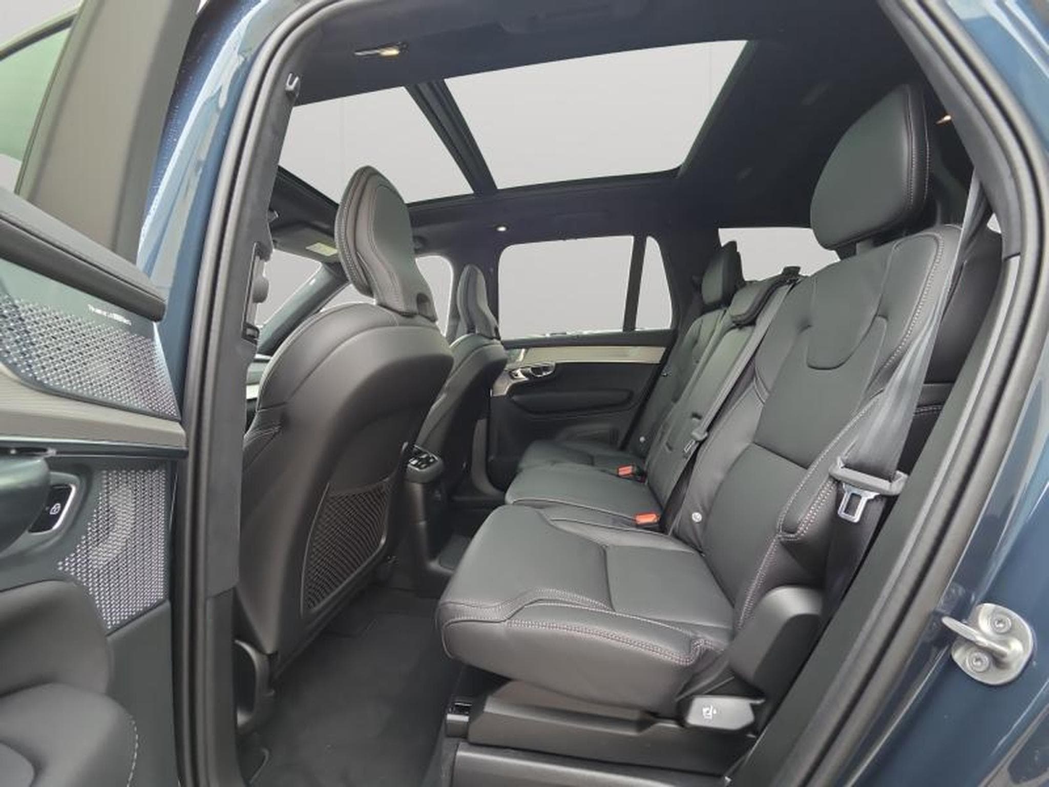 Volvo XC90 T8 Black Edition Ultra AWD 2027 / Hybride (2026) - Photo 13