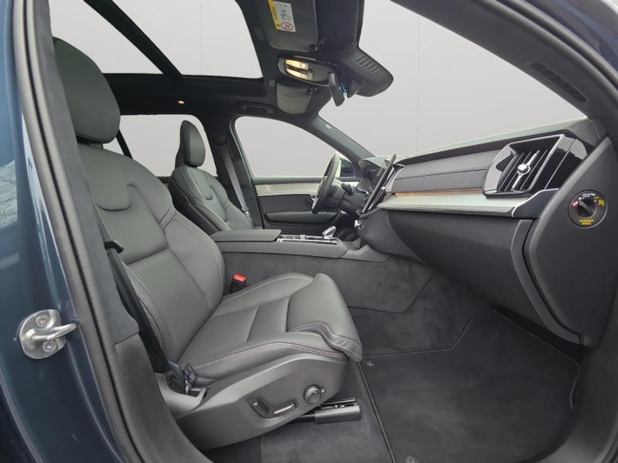 Volvo XC90 T8 Black Edition Ultra AWD 2027 / Hybride (2026) - Photo 15