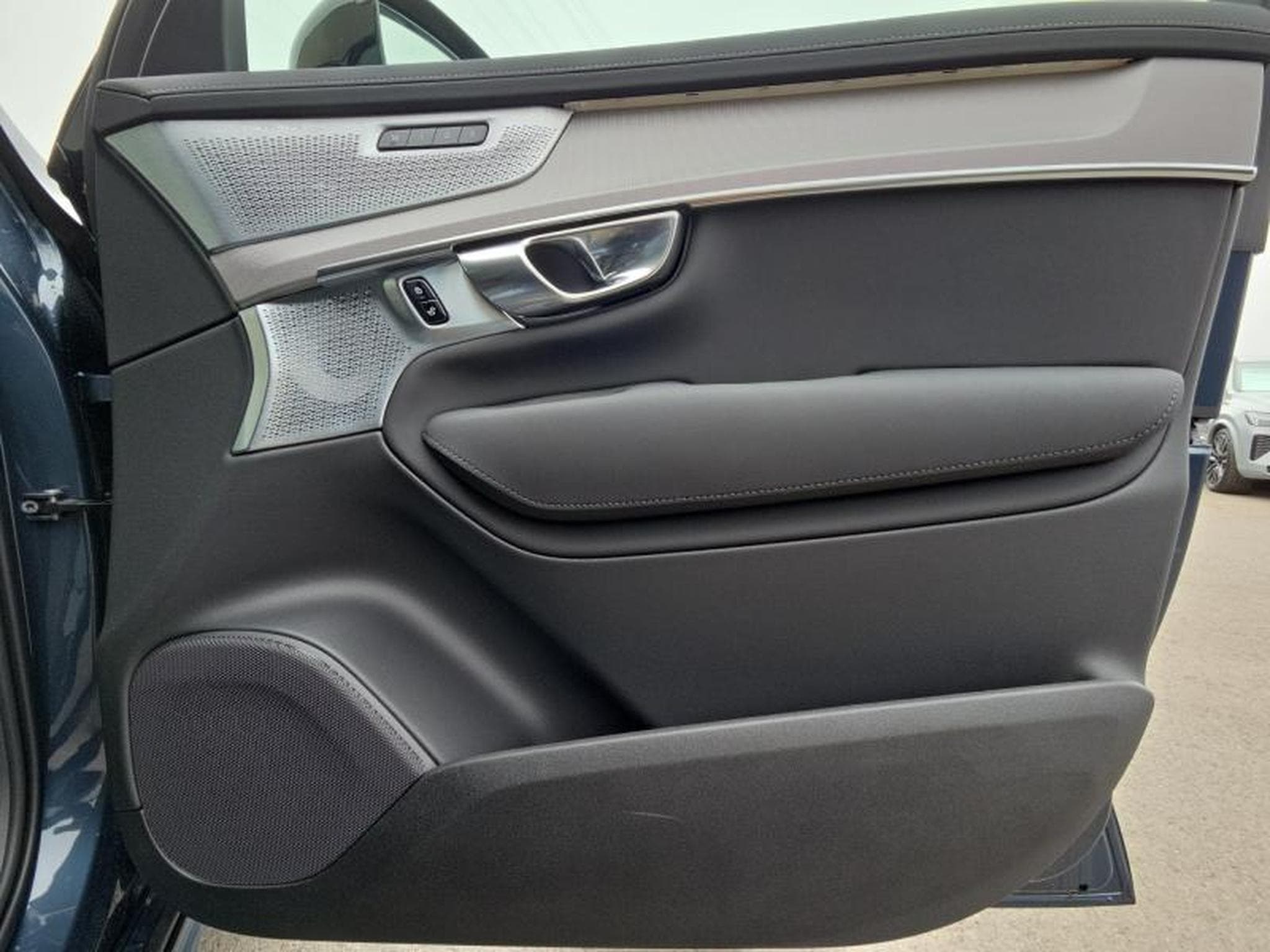 Volvo XC90 T8 Black Edition Ultra AWD 2027 / Hybride (2026) - Photo 21