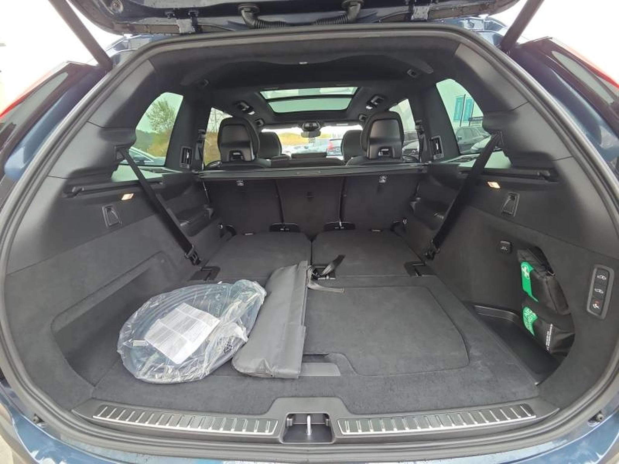 Volvo XC90 T8 Black Edition Ultra AWD 2027 / Hybride (2026) - Photo 19