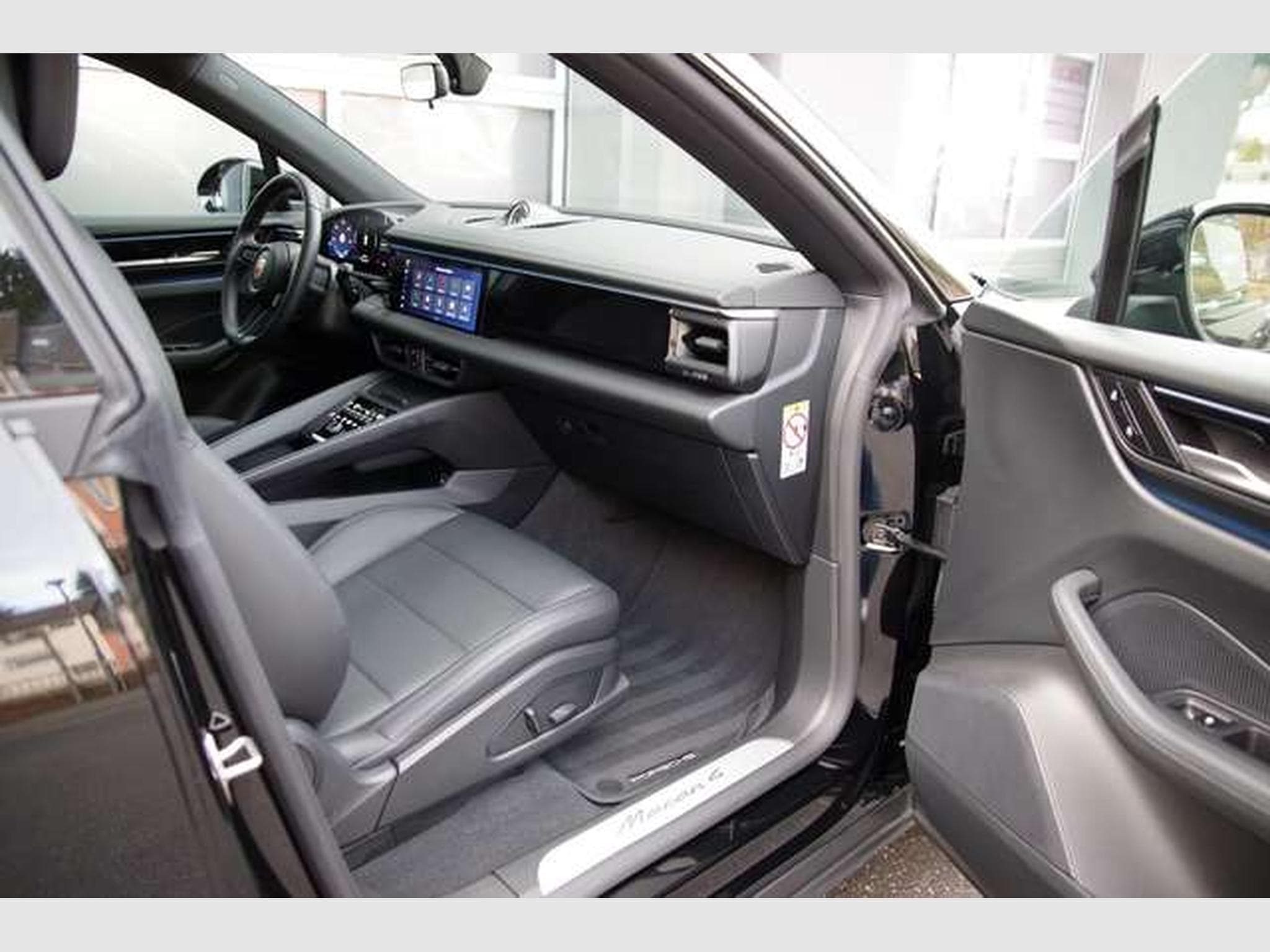 Porsche Macan Macan 4*21"MacanDesign,AHK,ACC,Pano,Lederpaket* (2026) - Photo 6