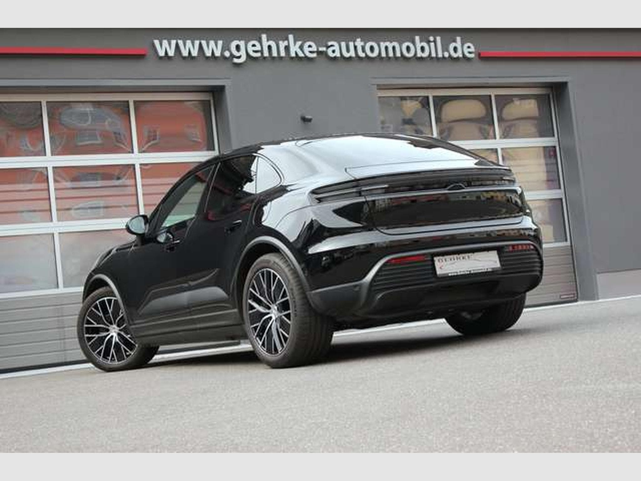Porsche Macan Macan 4*21"MacanDesign,AHK,ACC,Pano,Lederpaket* (2026) - Photo 2