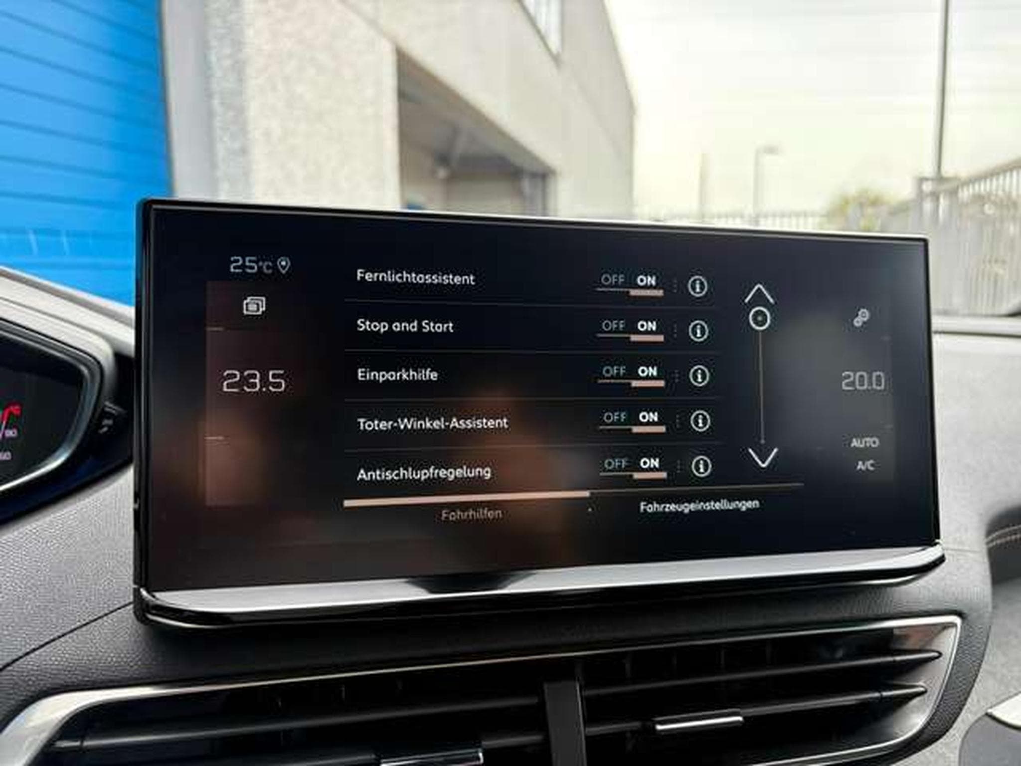 Peugeot 3008 3008 Hybrid 136 e-DSC6 GT (2024) - Photo 10