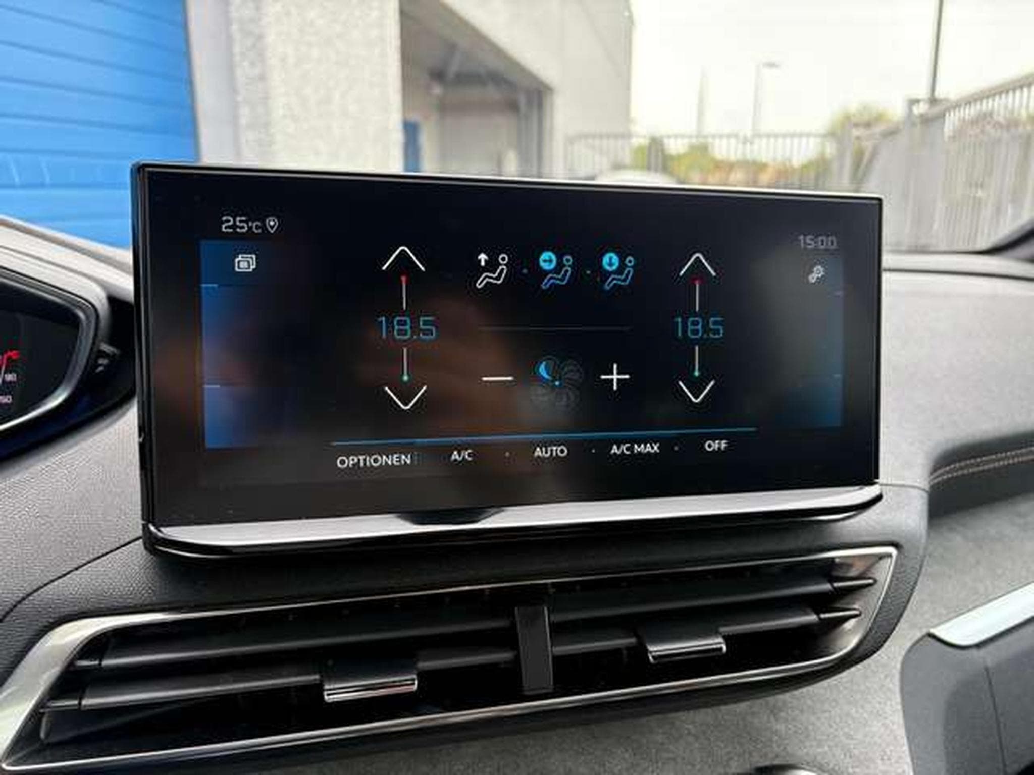 Peugeot 5008 5008 PureTech 130 EAT8 Stop (2023) - Photo 6