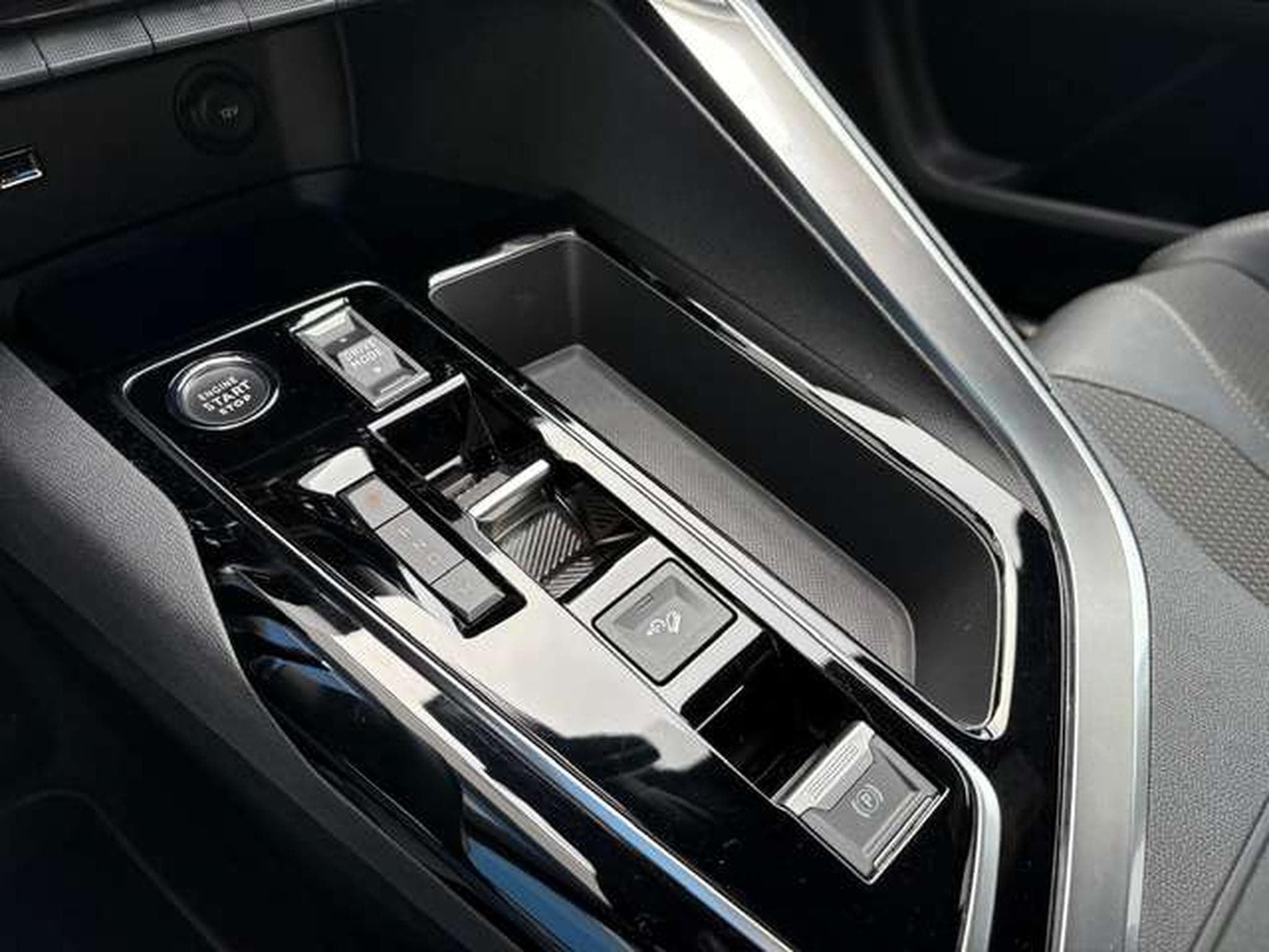 Peugeot 5008 5008 PureTech 130 EAT8 Stop (2023) - Photo 11