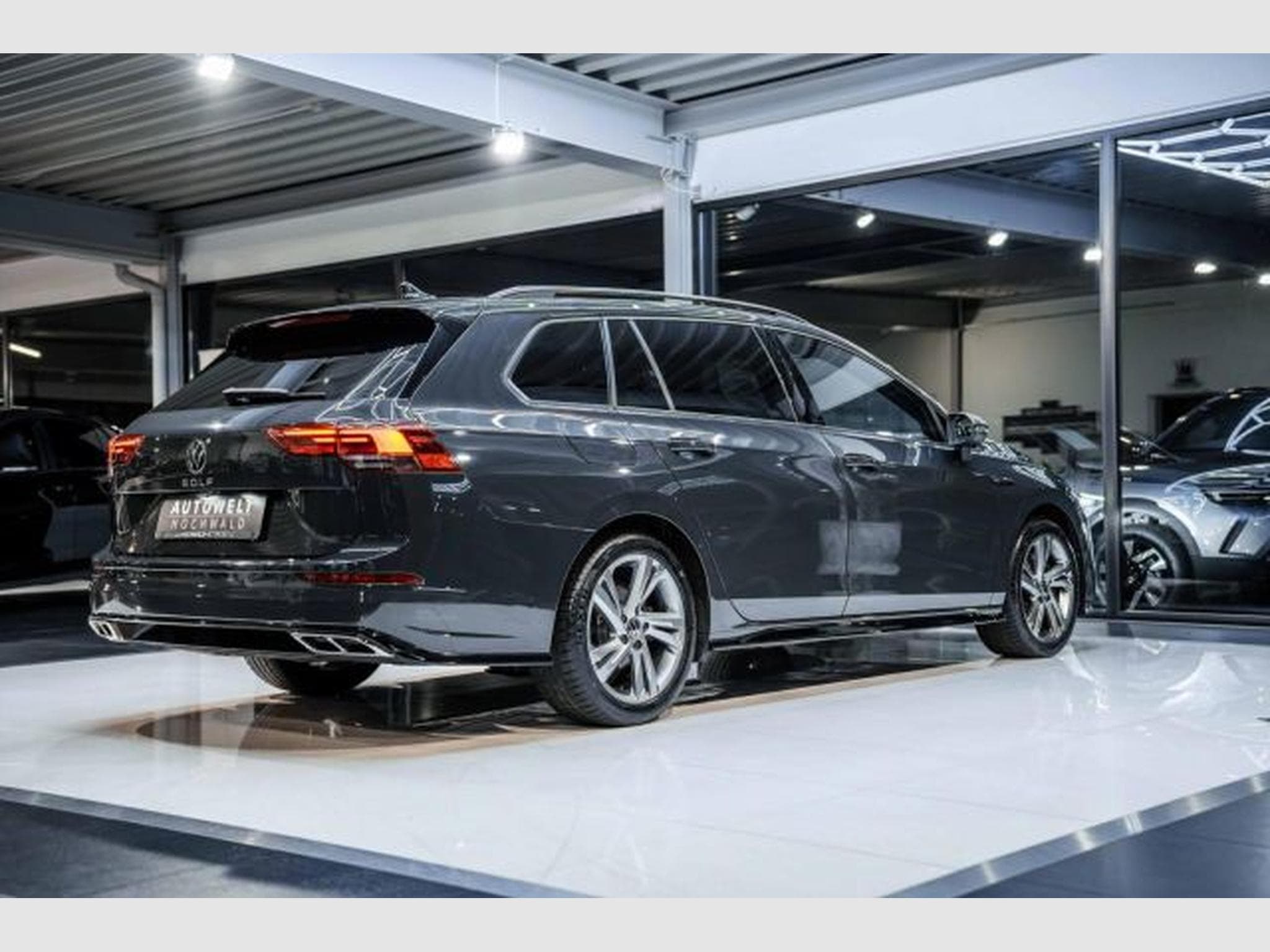 VW Golf Golf 8 2.0 TDI DSG R-Line NAVI LED H&amp;K RFK Side (2023) - Photo 13