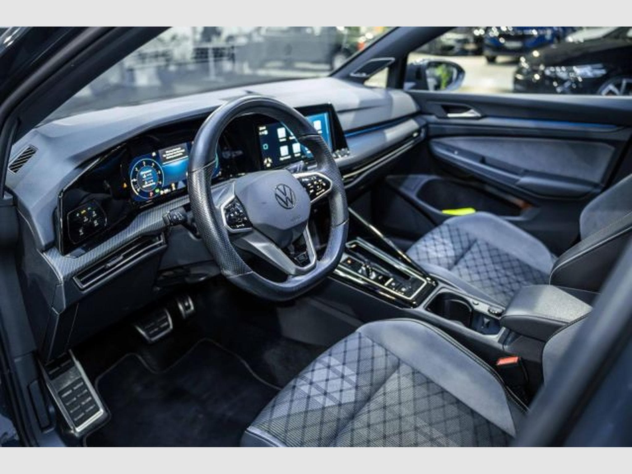 VW Golf Golf 8 2.0 TDI DSG R-Line NAVI LED H&amp;K RFK Side (2023) - Photo 15