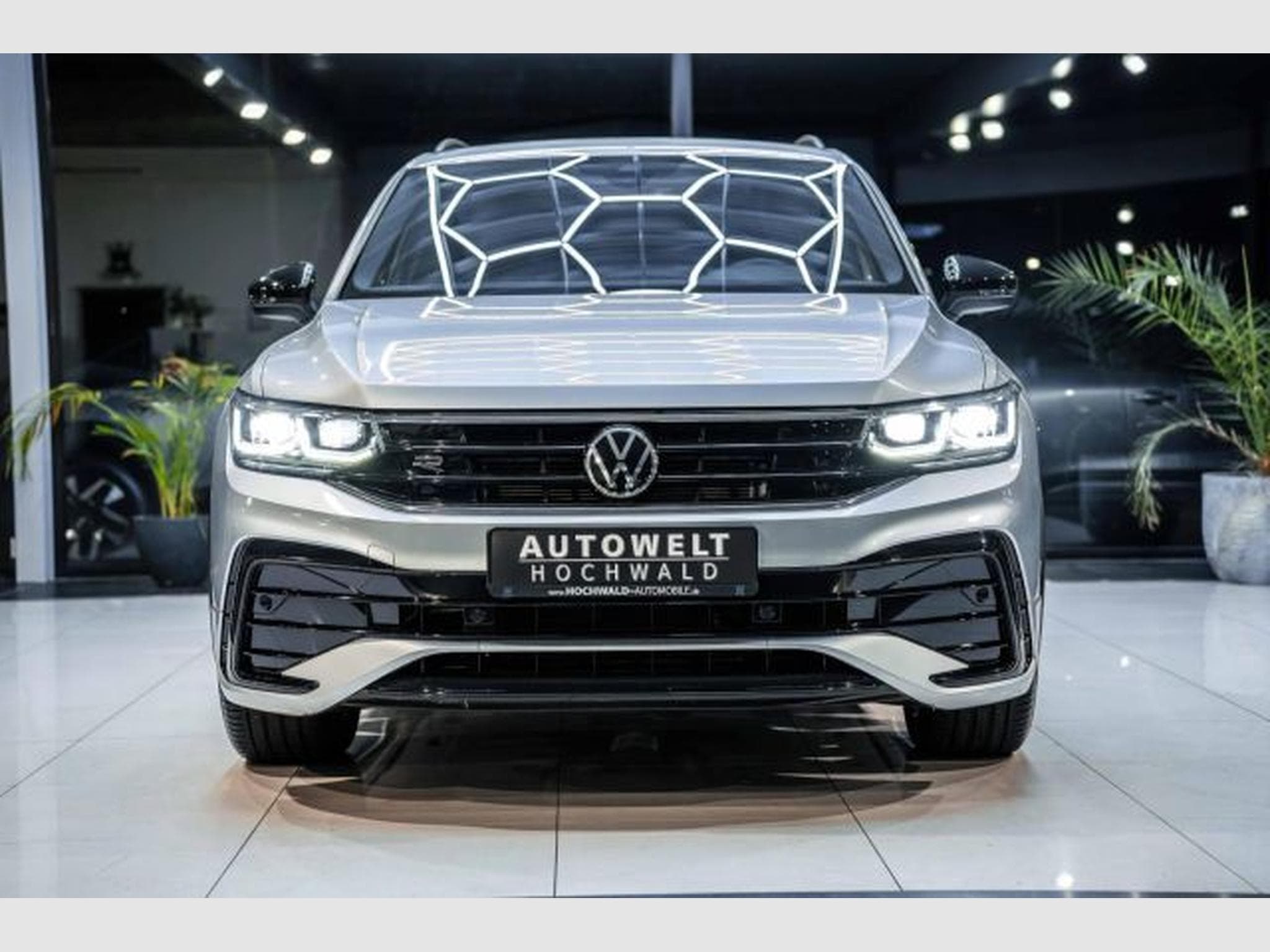 VW Tiguan Tiguan 1.5 TSI DSG R-Line NAVI IQ-LED KAMERA SHZ (2021) - Photo 5